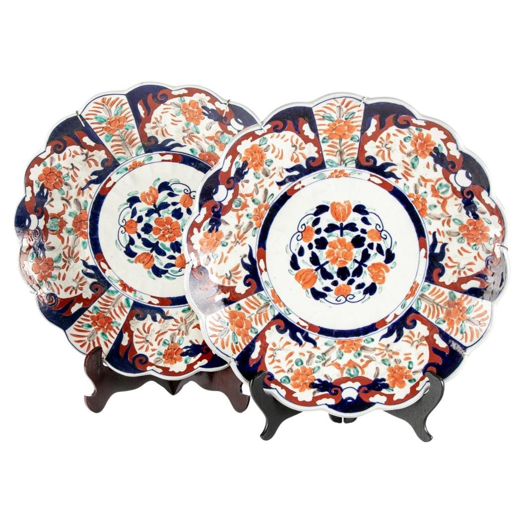 Coppia di grandi piatti da portata Imari