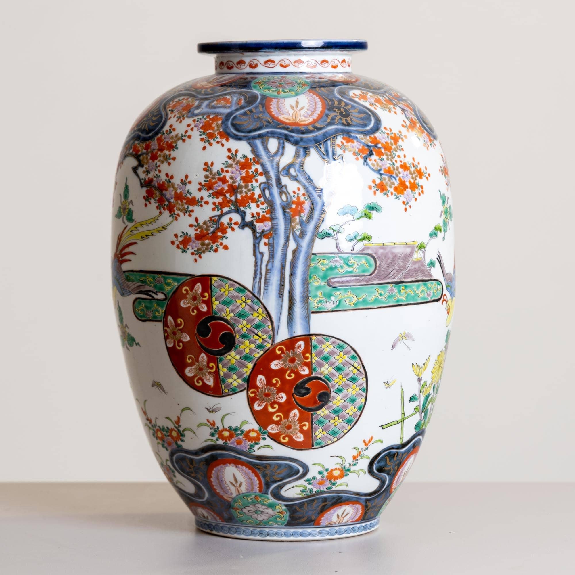 Pair of large Imari Porcelain Vases, Japan, Late 19th 20th Century For Sale 6