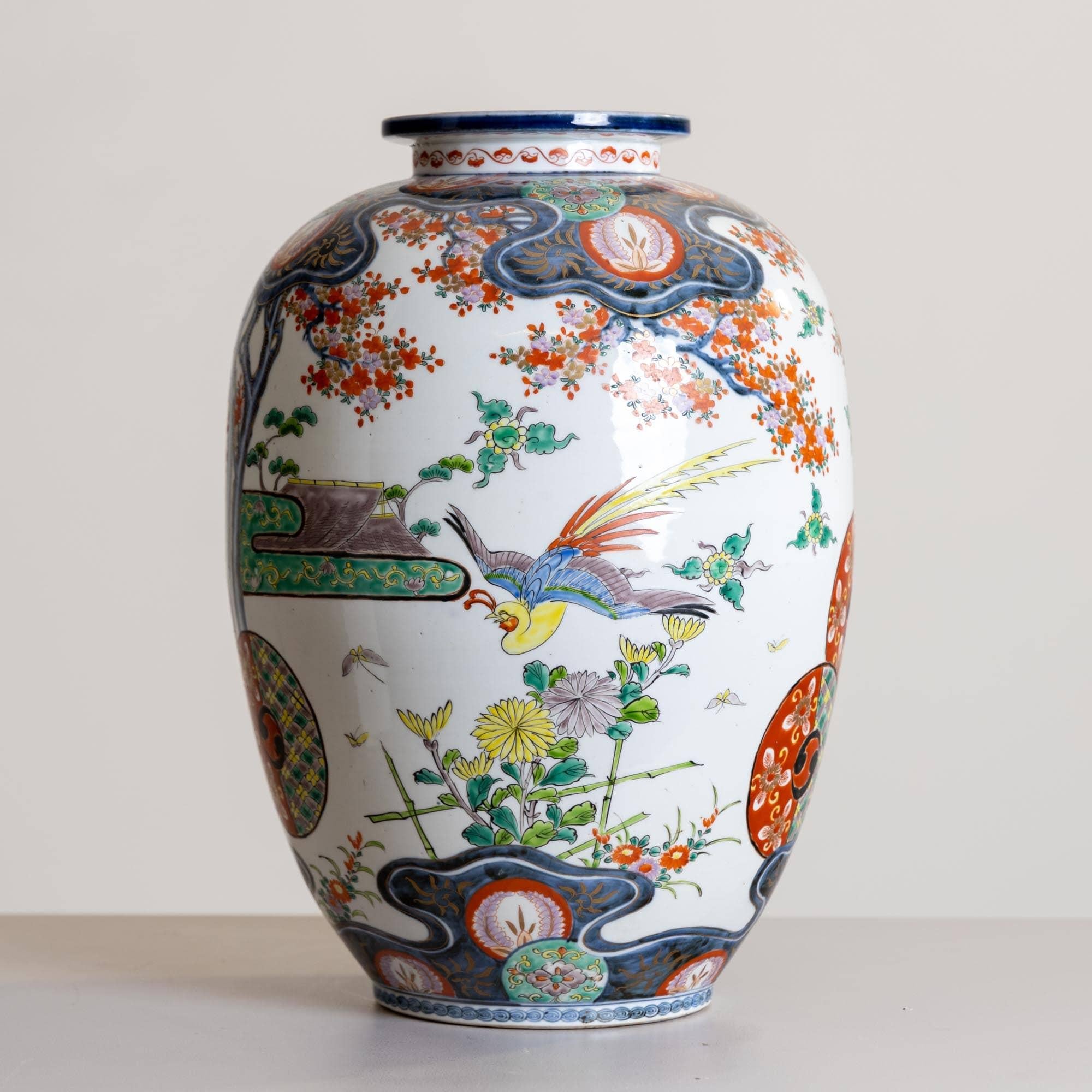Pair of large Imari Porcelain Vases, Japan, Late 19th 20th Century For Sale 7