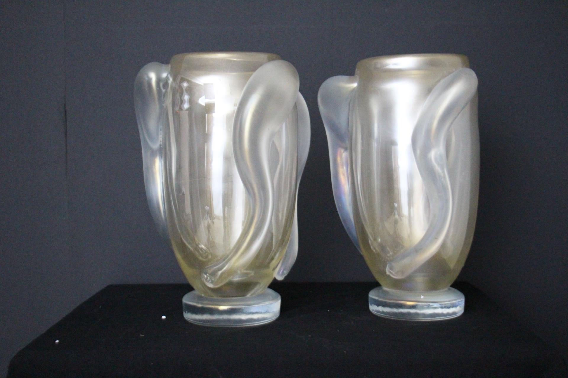 Pair of Large Iridescent Pearly Murano Glass Vases by Costantini For Sale 10