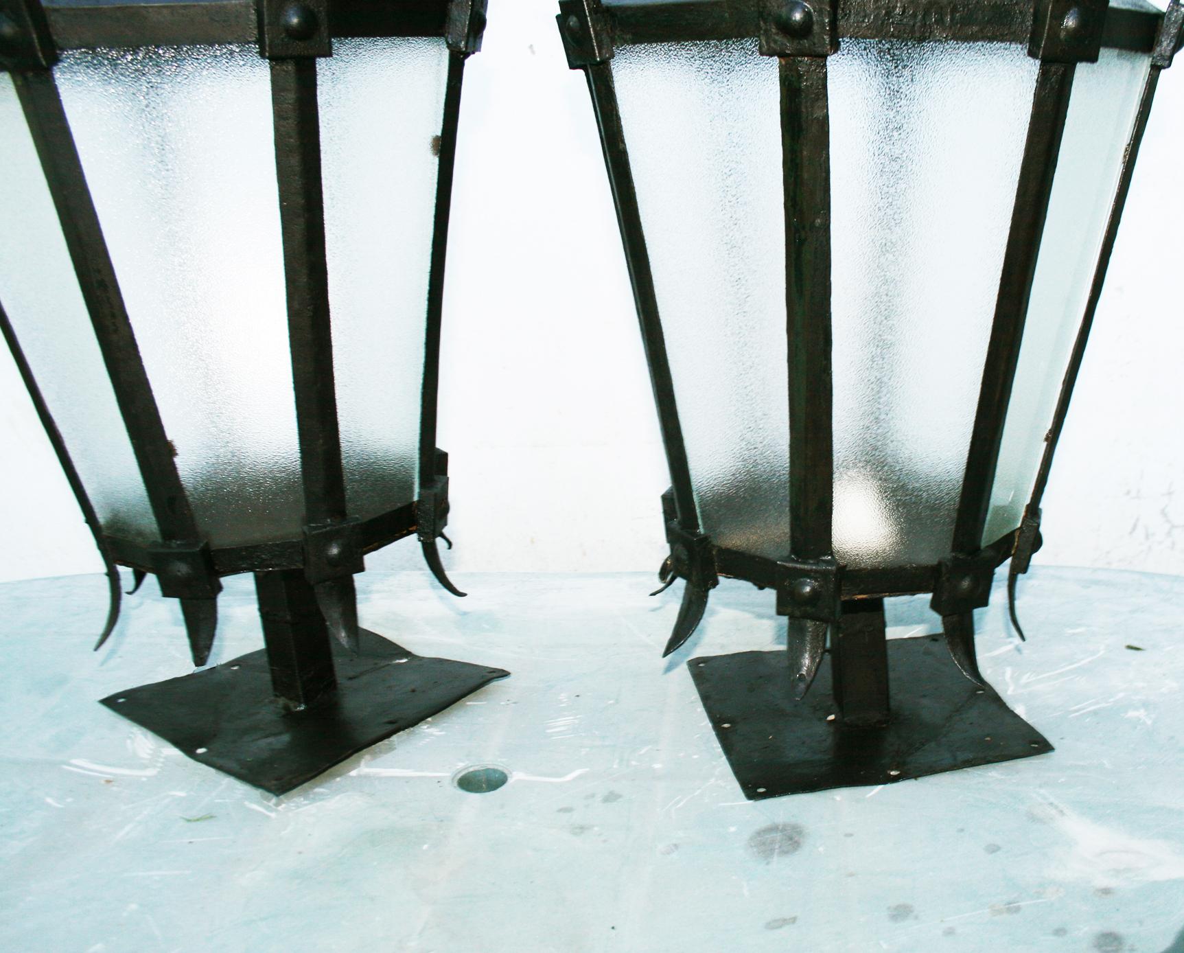 Large Lanterns for Gate Post or Wall Bracket, Late 19th or Early 20th Century For Sale 4