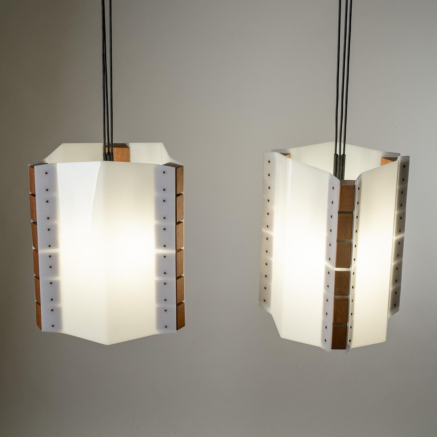 Pair of Large Italian Acrylic and Teak Pendants, 1960s In Good Condition For Sale In Vienna, AT
