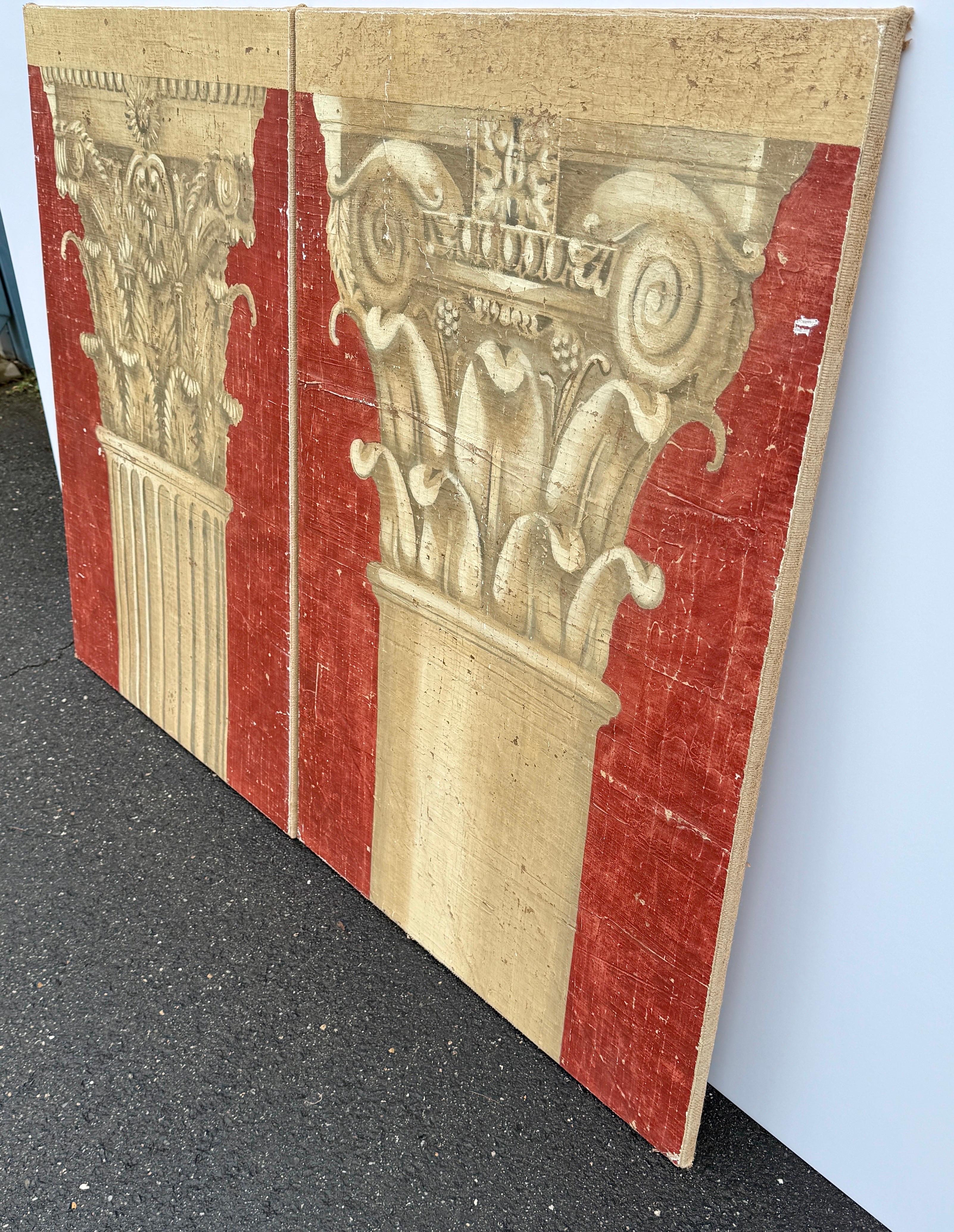Paar große italienische architektonische Säulen-Wandtafel-Kunstwerke (Handgefertigt) im Angebot