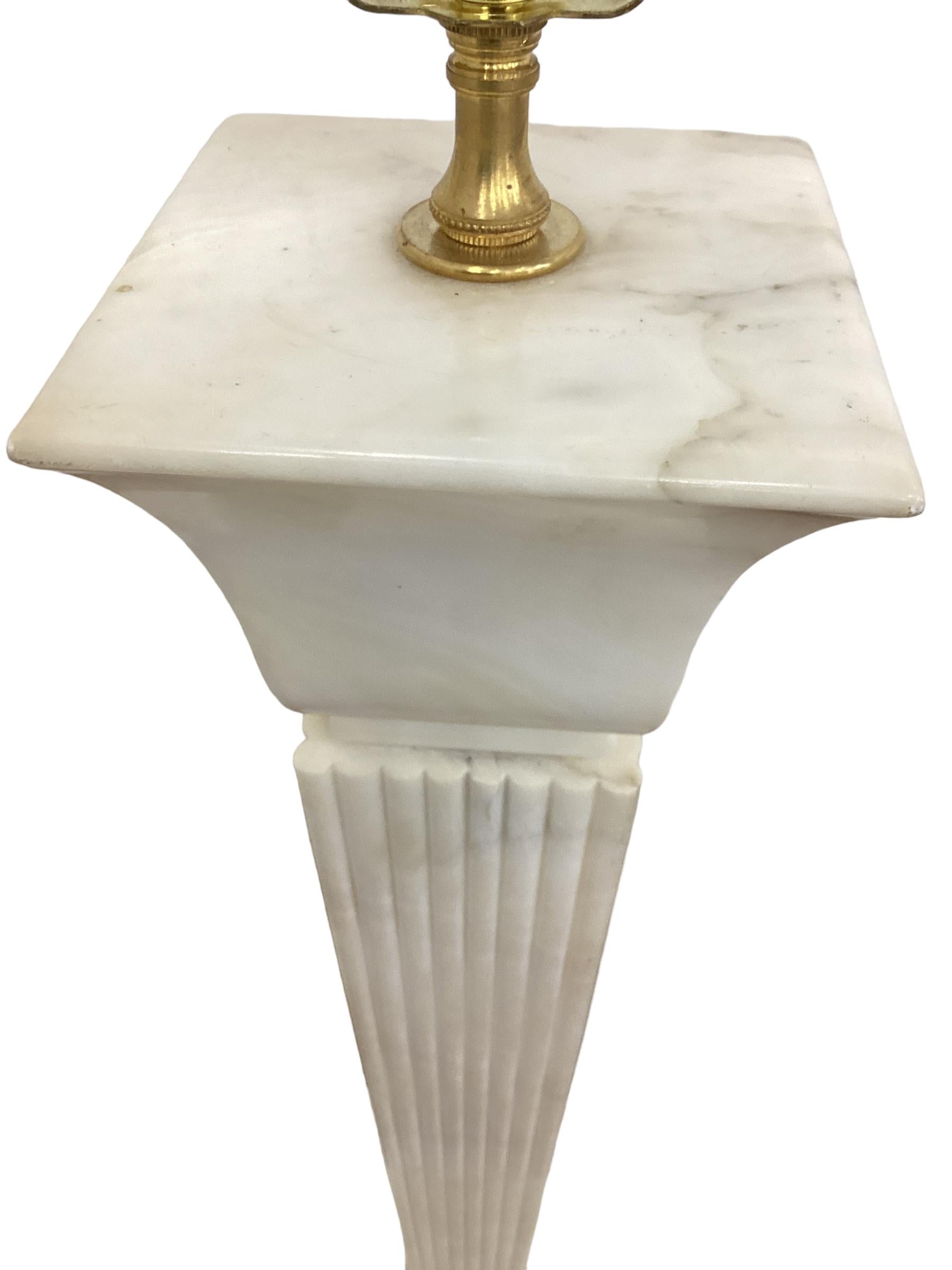 Pair of Large Italian Art Deco Alabaster Reeded Column Lamps  For Sale 1