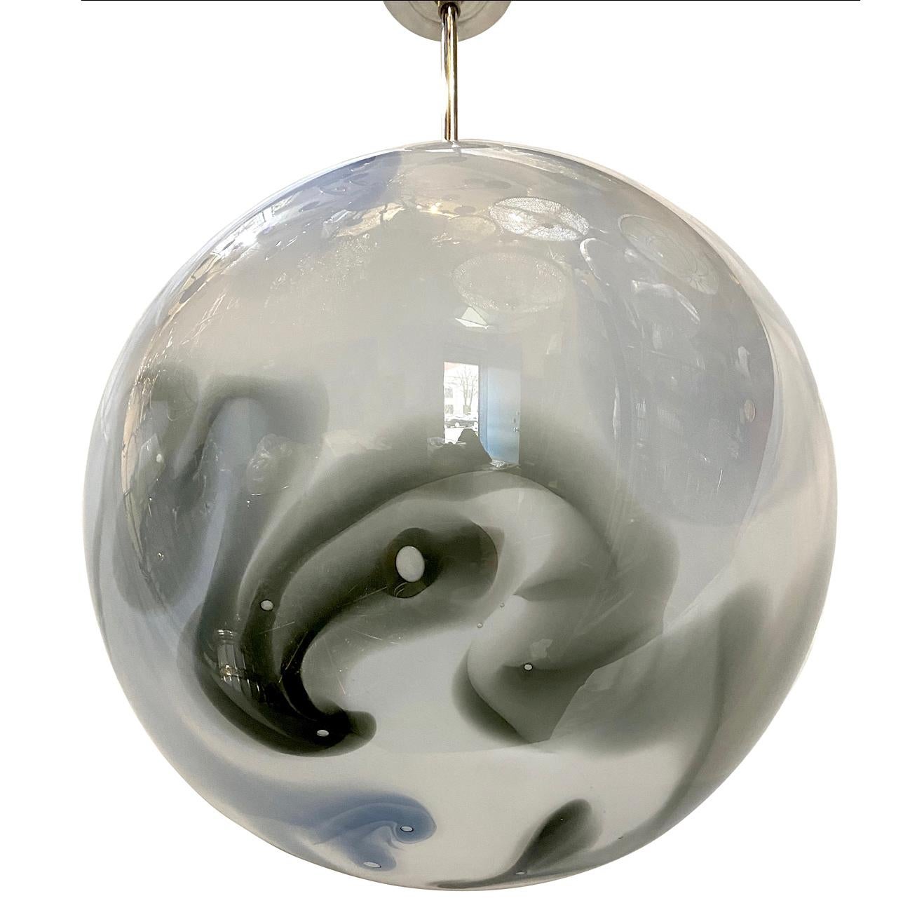 Paire de grandes lanternes italiennes en verre d'art, vendues individuellement en vente 1