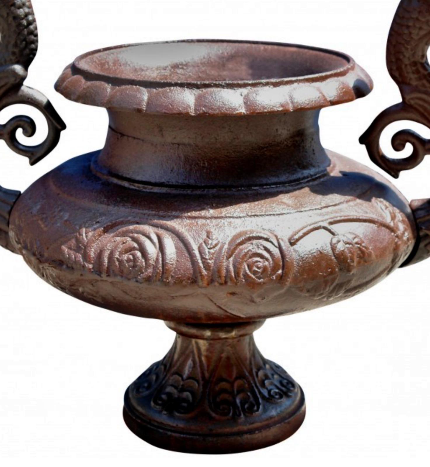 Renaissance Pair of Large Italian Cast Iron Goblets End 19th Century For Sale