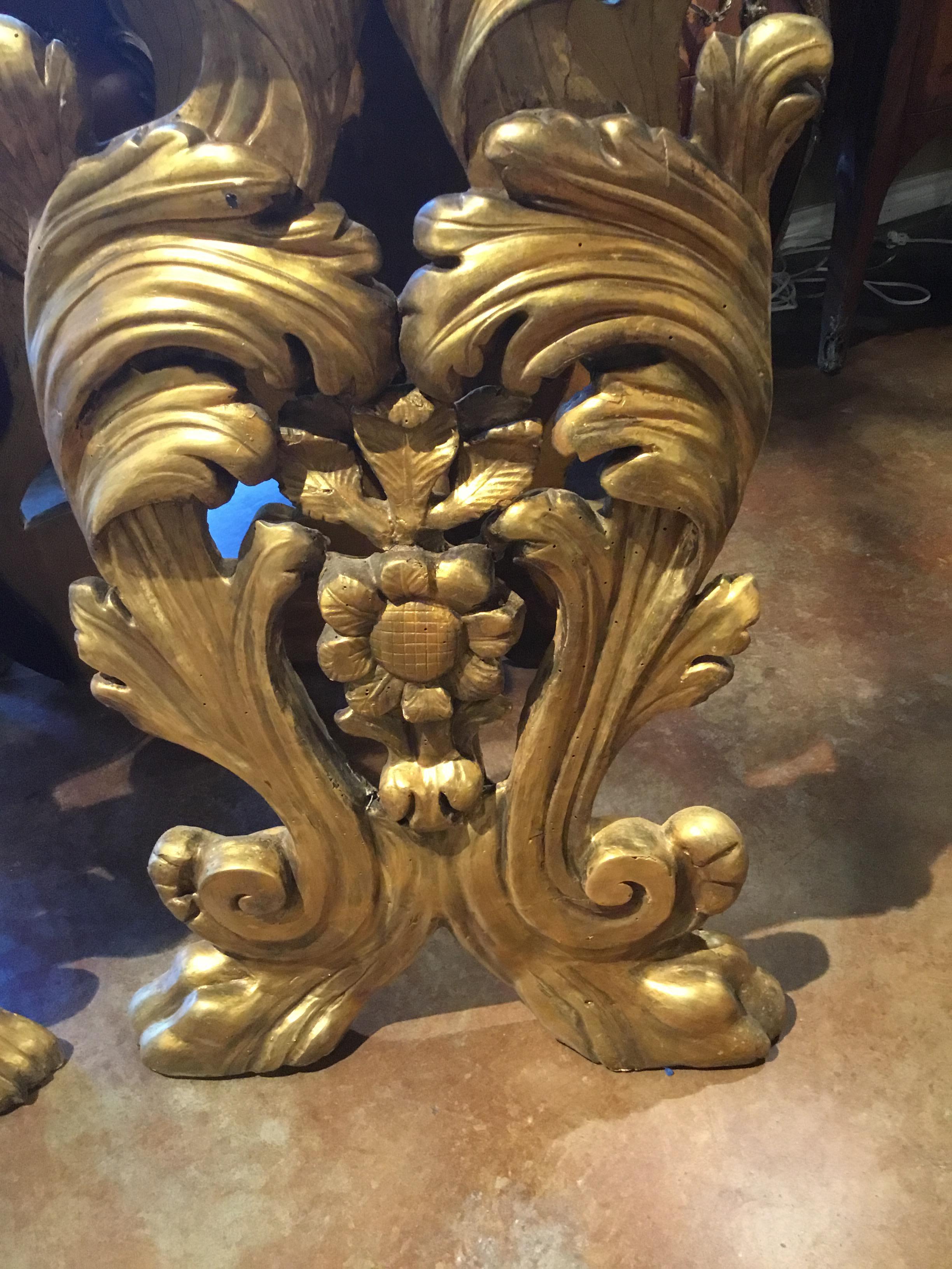 Pair of Large Italian Giltwood Hand Carved Pedestals In Good Condition In Houston, TX
