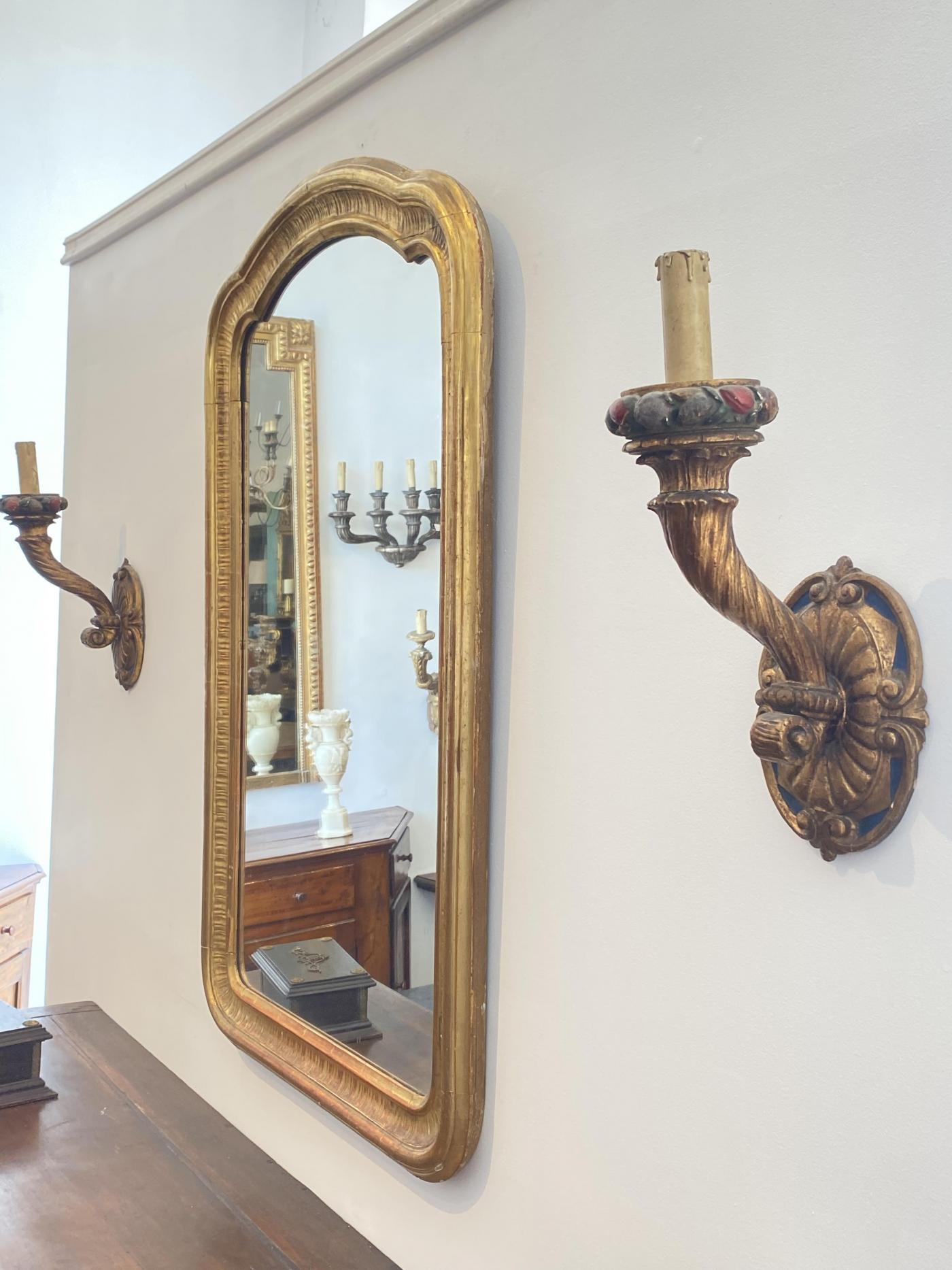 Pair of Large Italian Giltwood Wall Sconces For Sale 7