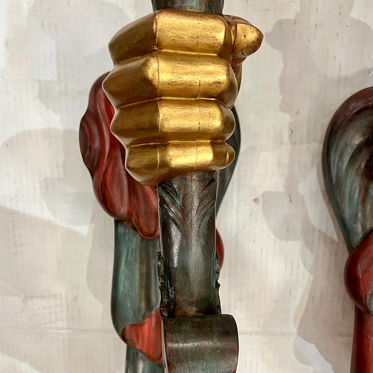 Pareja de grandes candelabros de mano italianos Italiano en venta