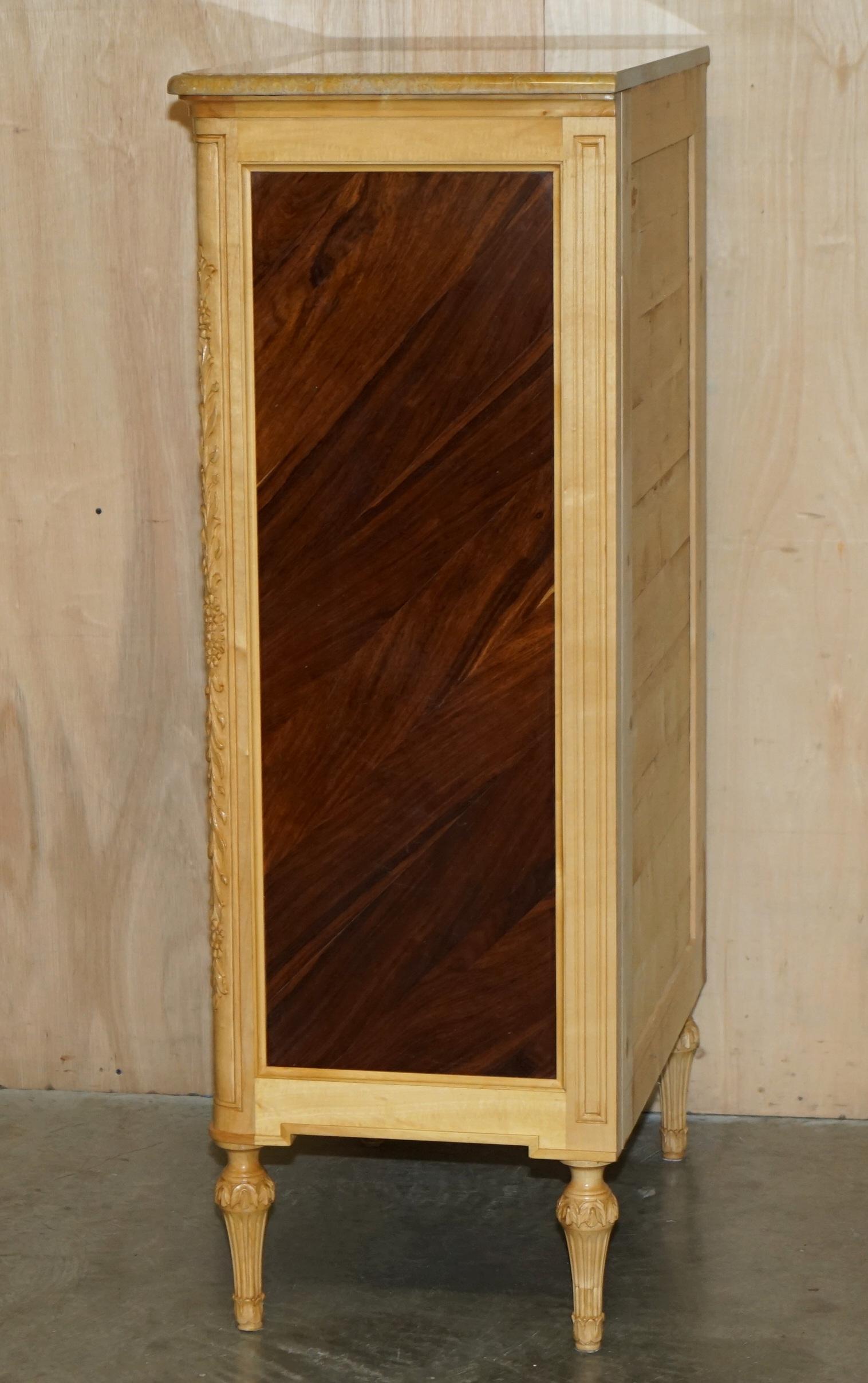 COPPIA DI GRANDI CASSETTI ITALIANI IN LEGNO DURO E MARMO DI NOCE CON TOPO DI PALLINO in vendita 7