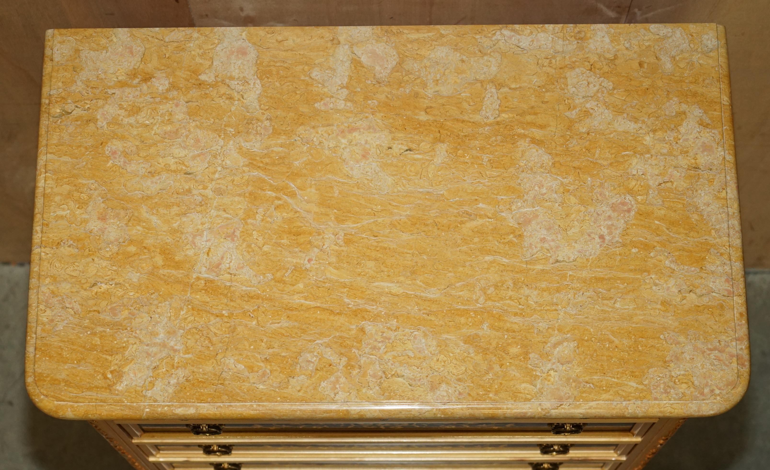 COPPIA DI GRANDI CASSETTI ITALIANI IN LEGNO DURO E MARMO DI NOCE CON TOPO DI PALLINO in vendita 10