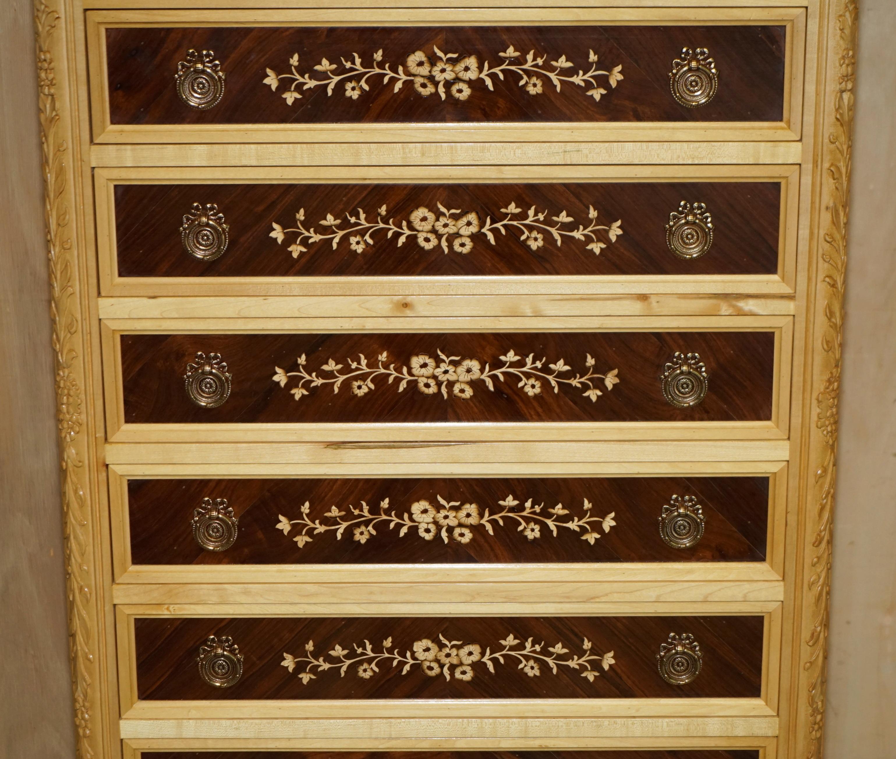 COPPIA DI GRANDI CASSETTI ITALIANI IN LEGNO DURO E MARMO DI NOCE CON TOPO DI PALLINO In condizioni buone in vendita a West Sussex, Pulborough