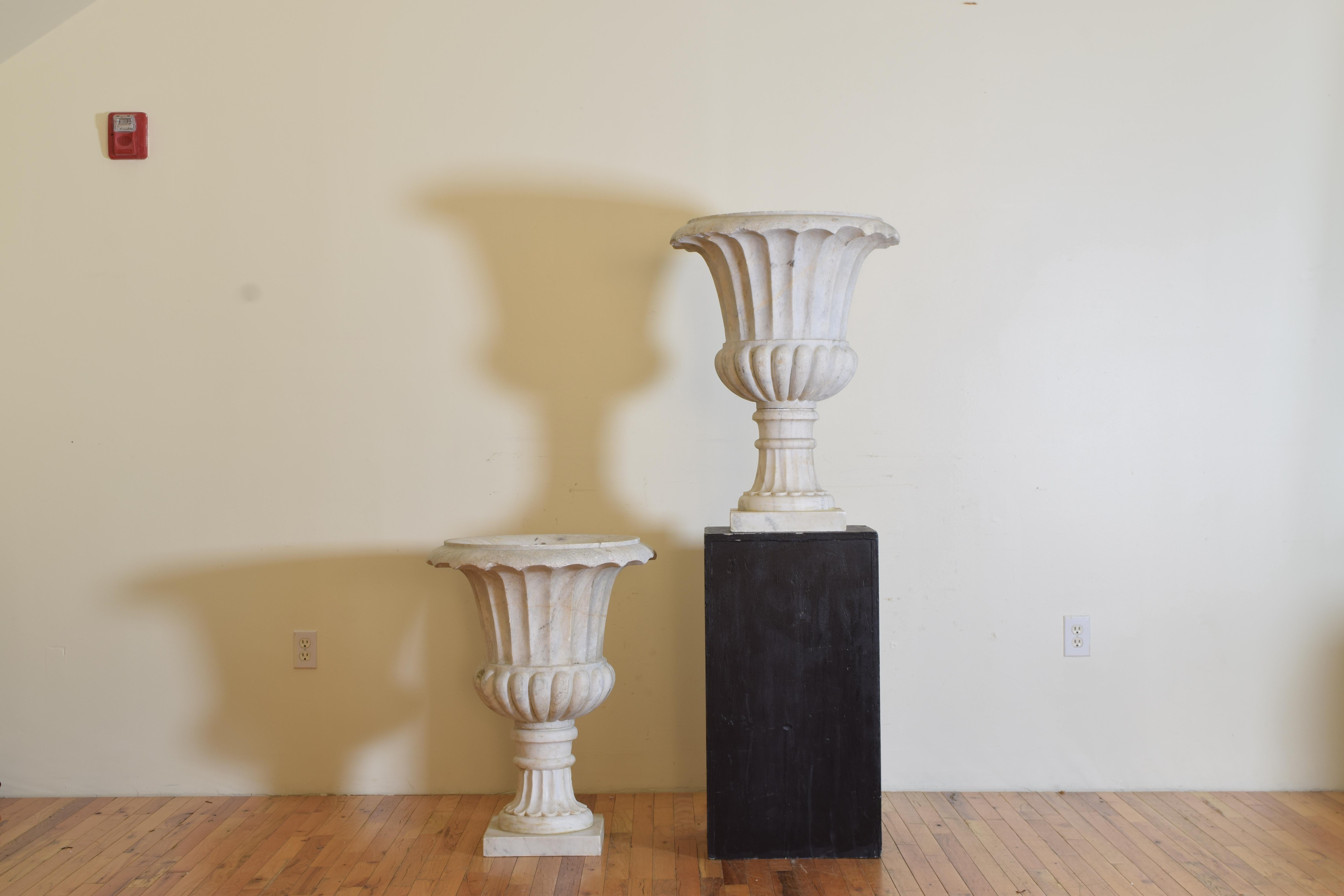 Neoclassical Pair of Large Italian Marble Urns from the Late 18th Century