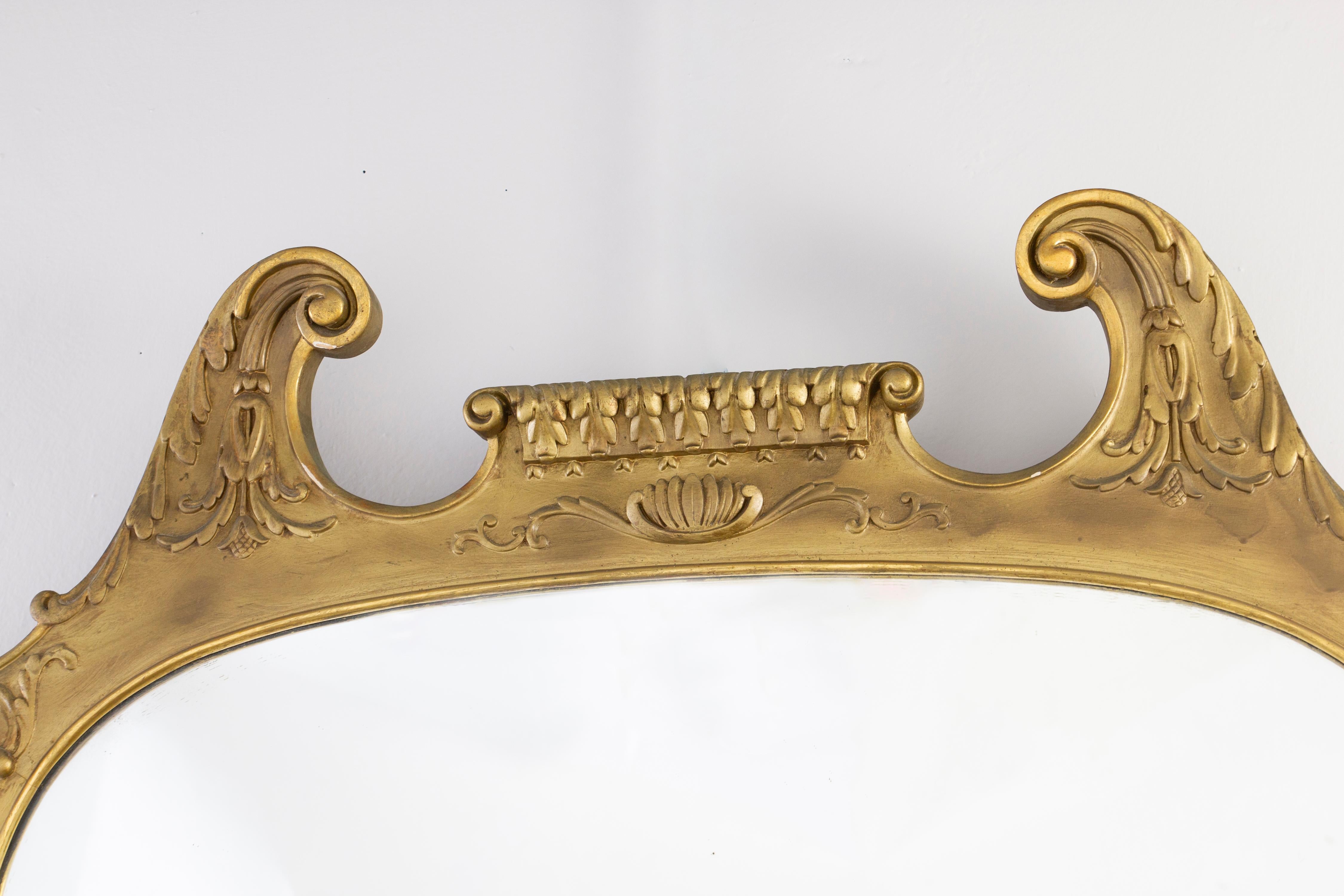 Mid-Century moderno Coppia di grandi specchiere in legno dorato del Medioevo italiano, 1950' in vendita