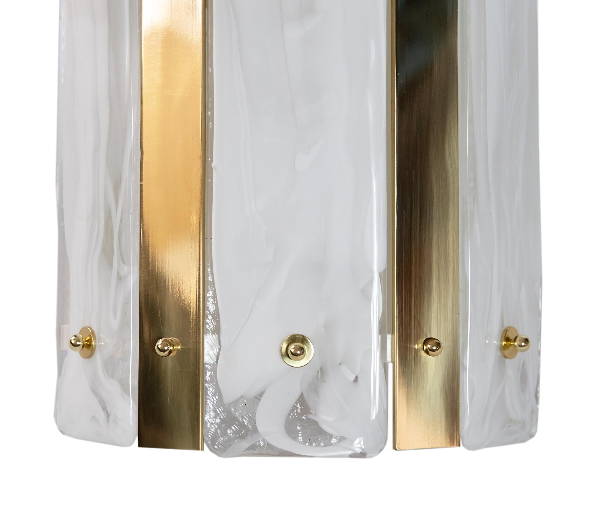 Pair of Large Italian Murano Glass and Brass Wall Light Sconces In Good Condition In Vilnius, LT