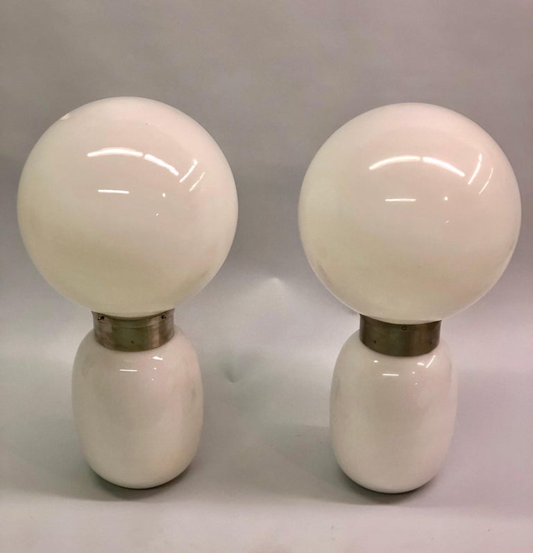 Mid-Century Modern Pair of Large Italian Radical Design /Mid-century White Murano Glass Table Lamps For Sale