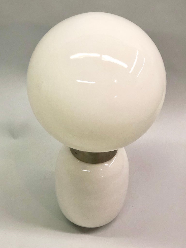 Pair of Large Italian Radical Design /Mid-century White Murano Glass Table Lamps For Sale 1