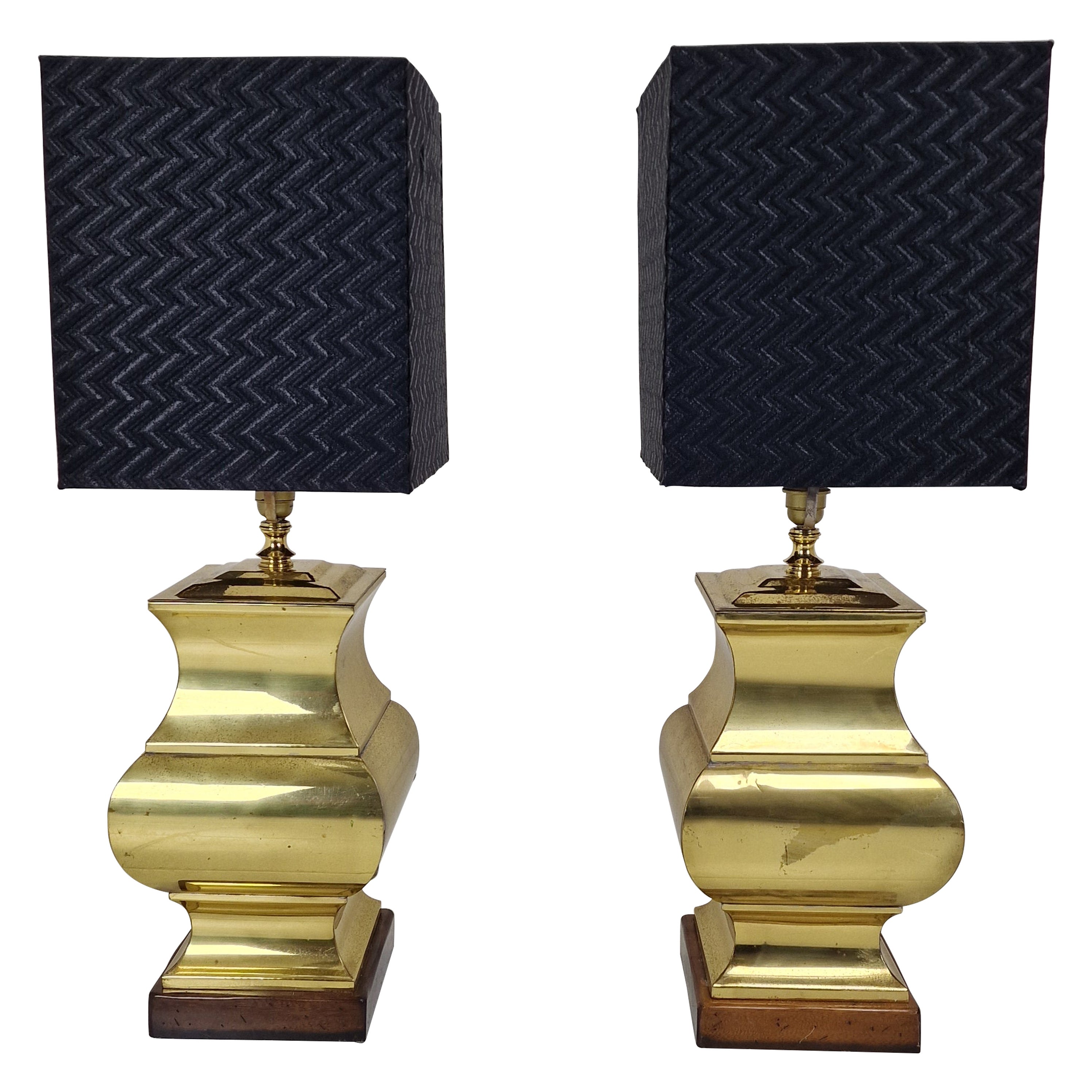 Paar große italienische Tischlampen im Regency-Stil - Messing & Holz mit schwarzen Lampenschirmen