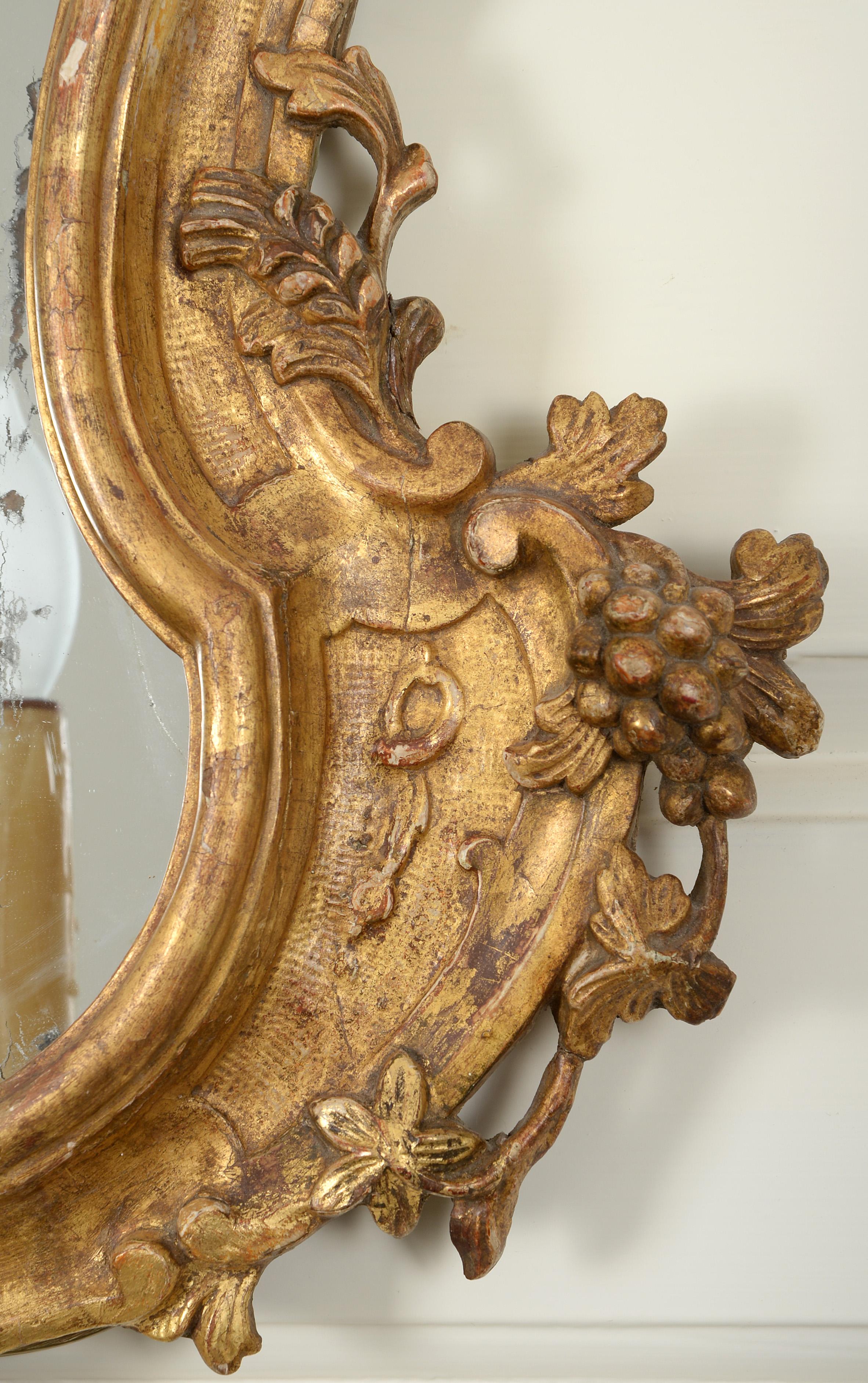 Pair of Large Italian Rococo Giltwood Mirrors (Girandoles) For Sale 4