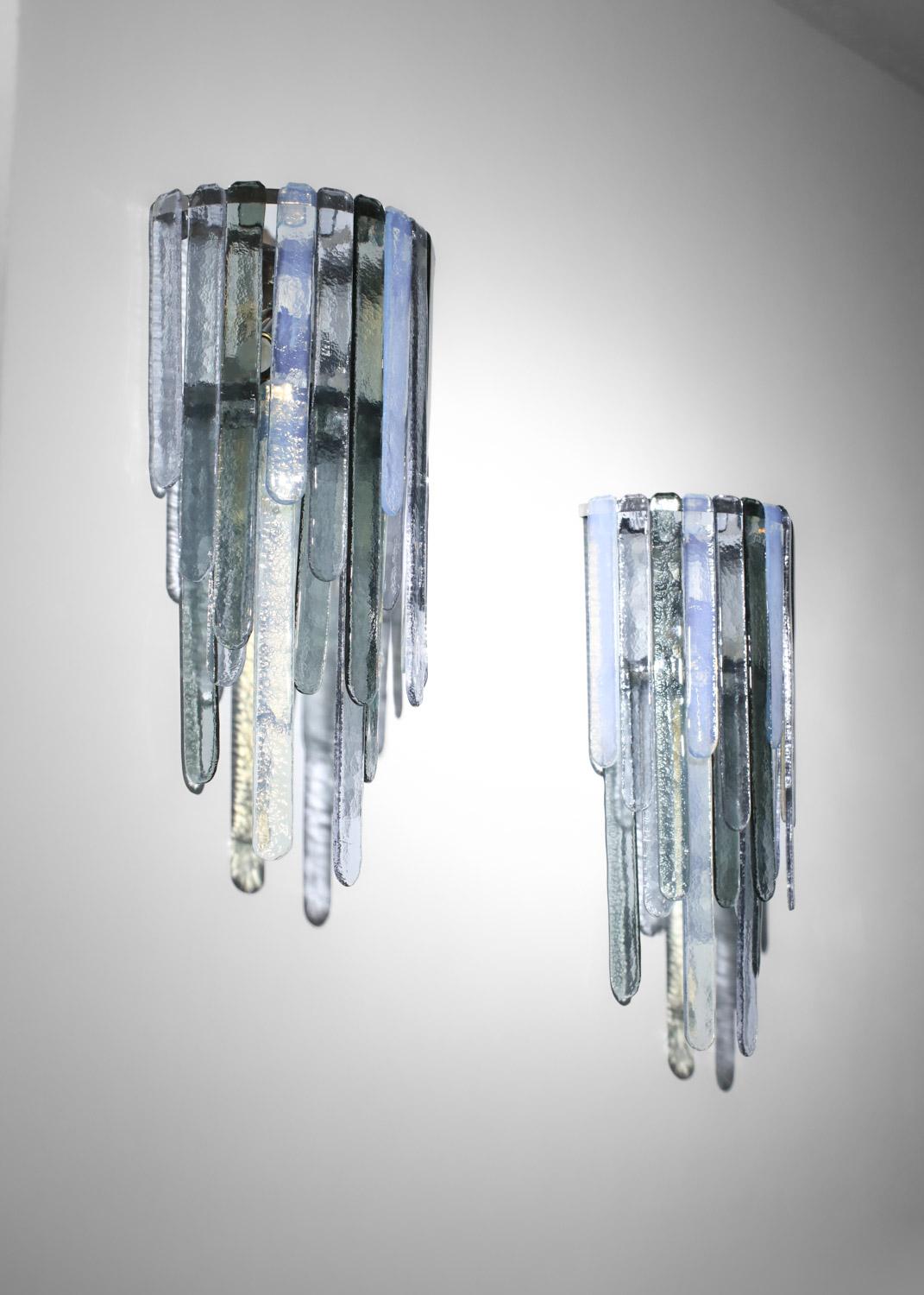 Late 20th Century Pair of large Italian sconces Carlo Nason for Mazzega 70's in glass For Sale