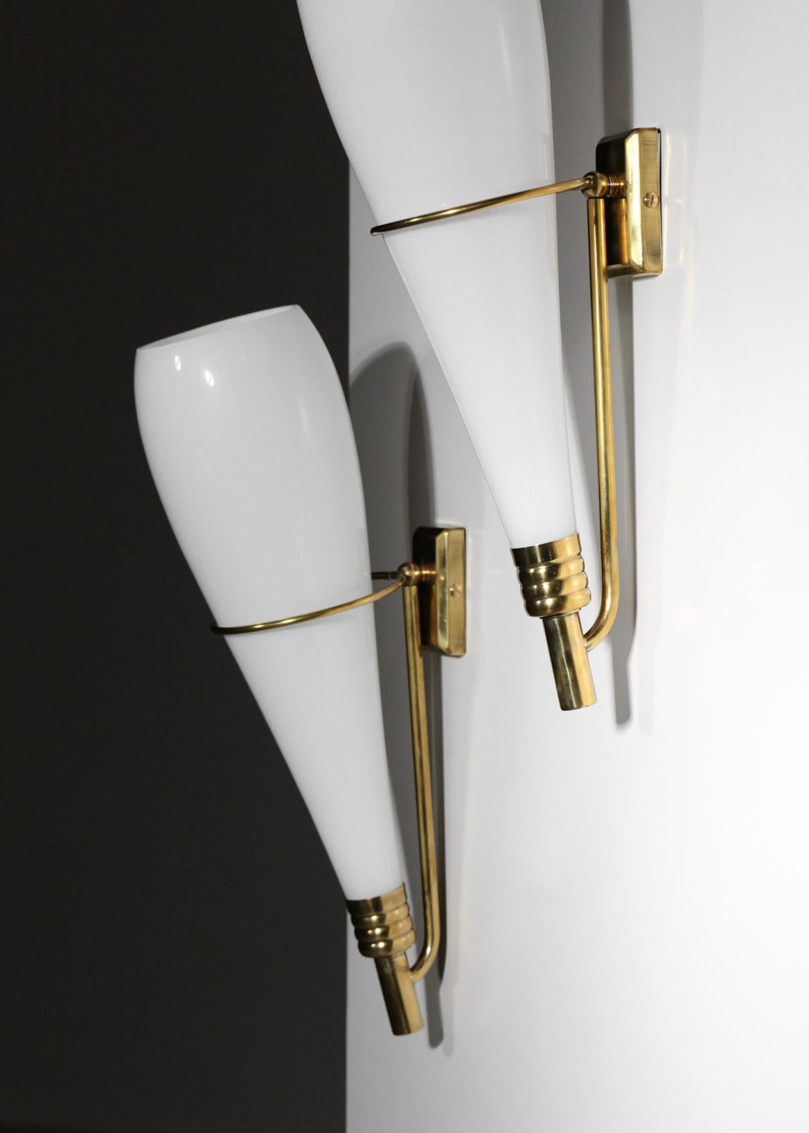 Mid-Century Modern Pair of Large Italian Style Arredoluce Stilnovo Wall Lights Design Brass Opalin For Sale