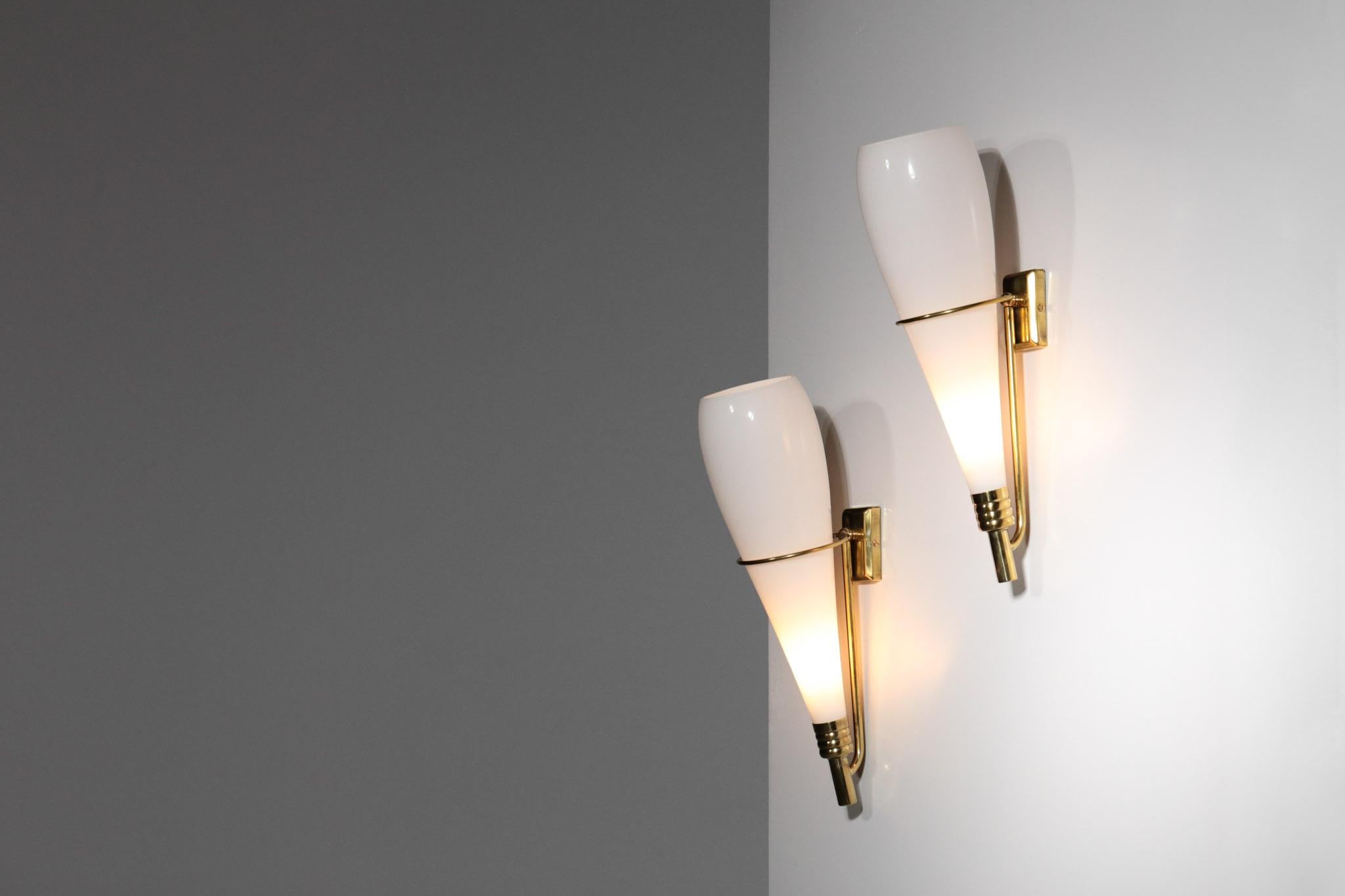 Contemporary Pair of Large Italian Style Arredoluce Stilnovo Wall Lights Design Brass Opalin For Sale