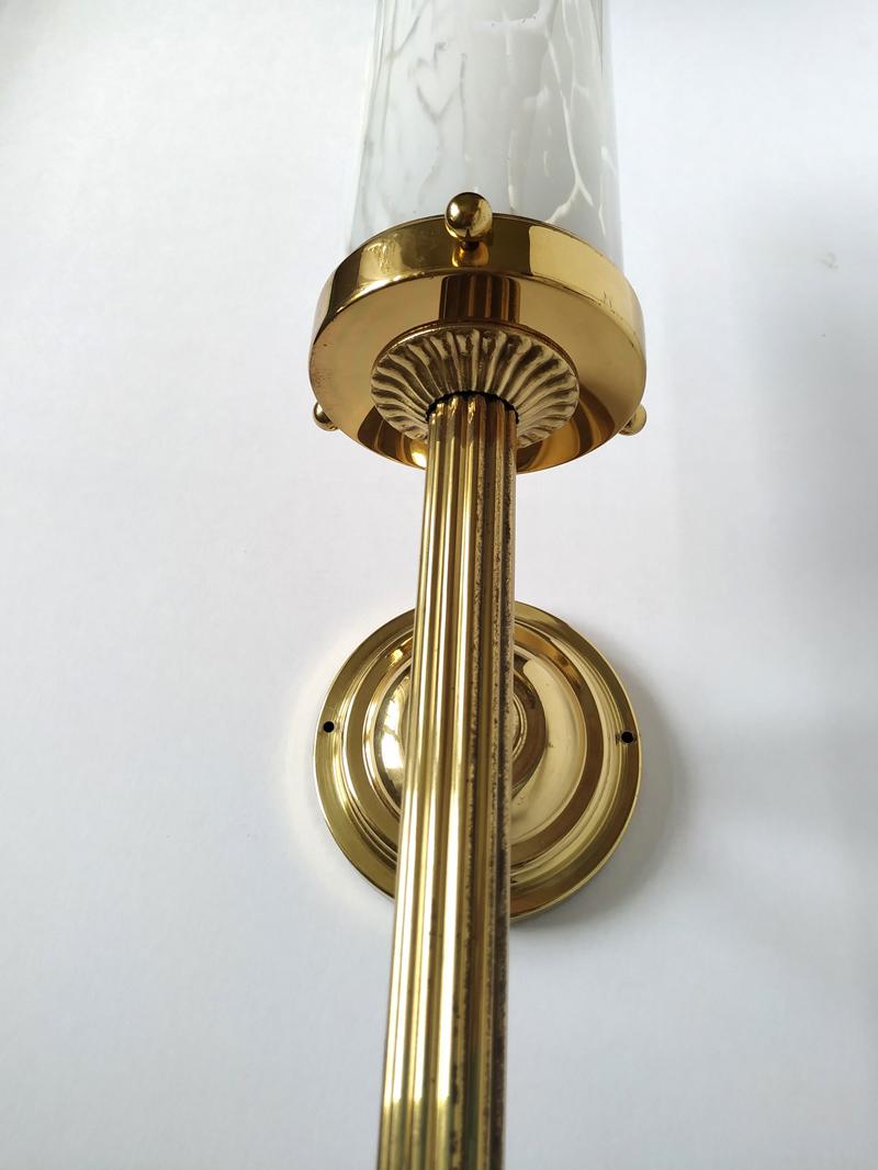 20th Century Pair of Large Italian Vintage Blown Glass and Brass Wall Lights Sconces, 1960s For Sale