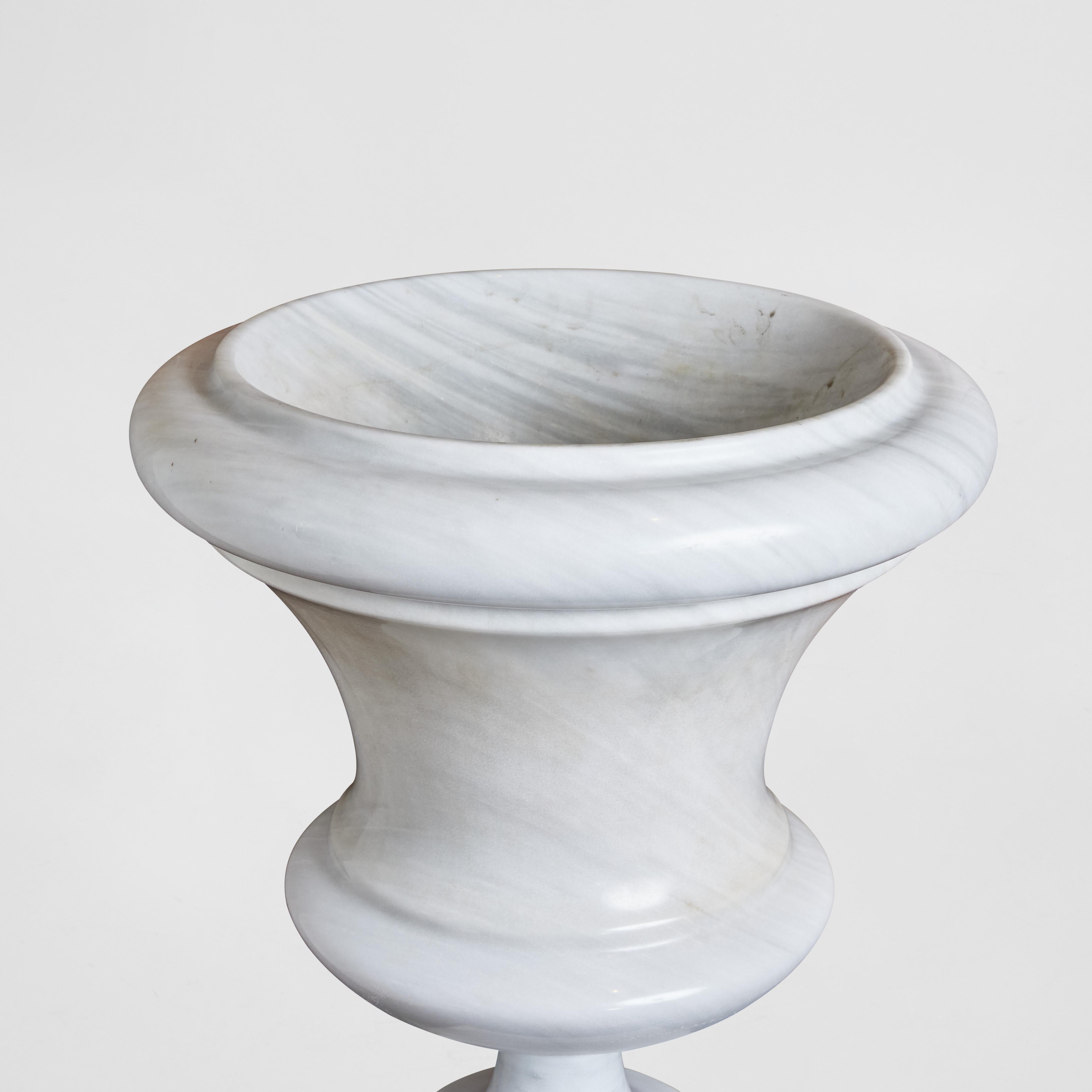 Pair of Large Italian White Carrara Marble Urns For Sale 2