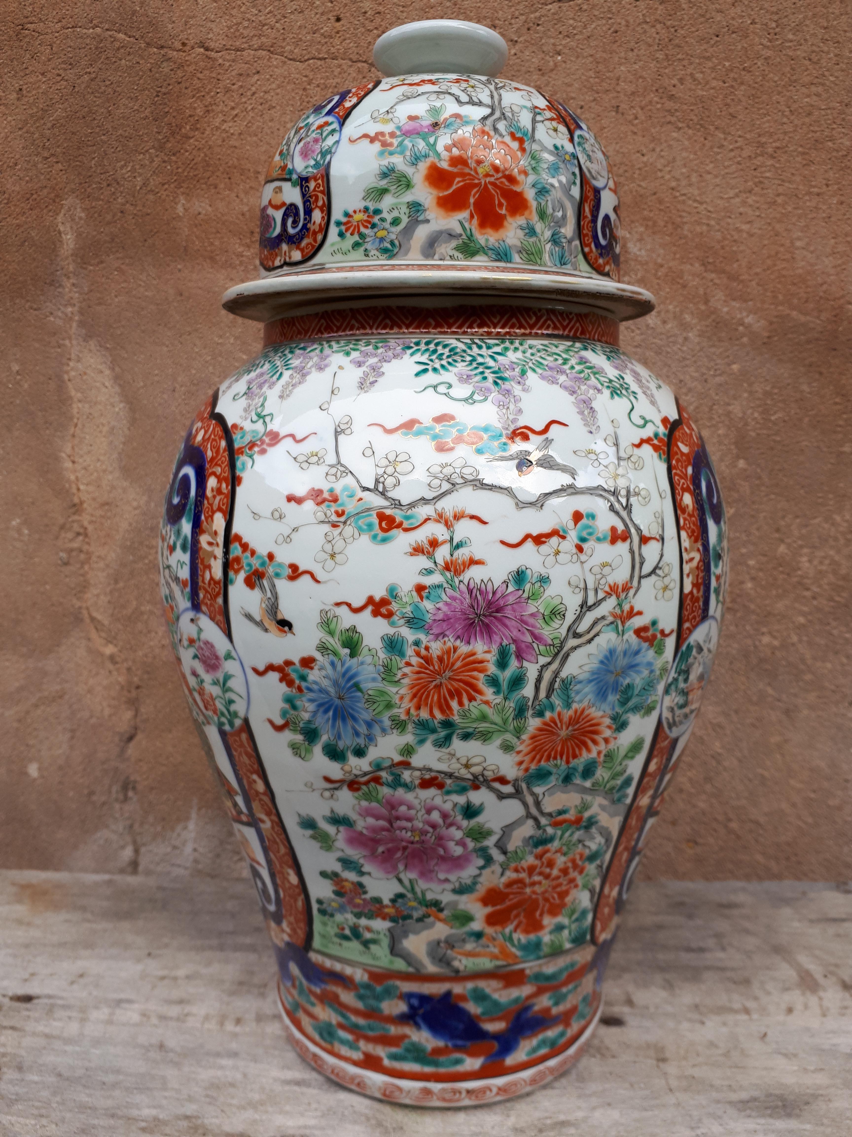 Pair of Large Japanese Arita 'Imari' Porcelain Vases, Japan Nineteenth For Sale 5