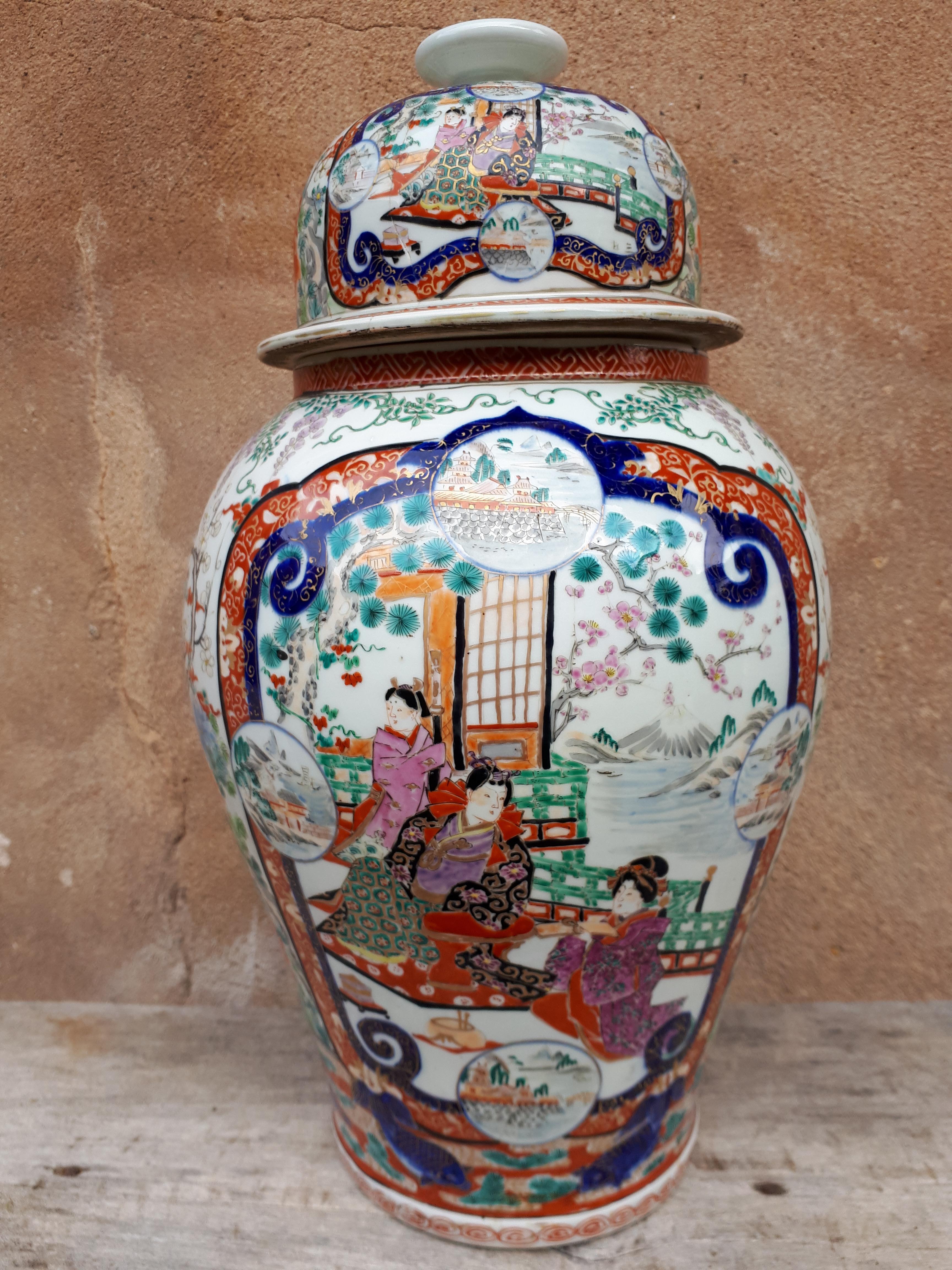 Pair of Large Japanese Arita 'Imari' Porcelain Vases, Japan Nineteenth For Sale 2