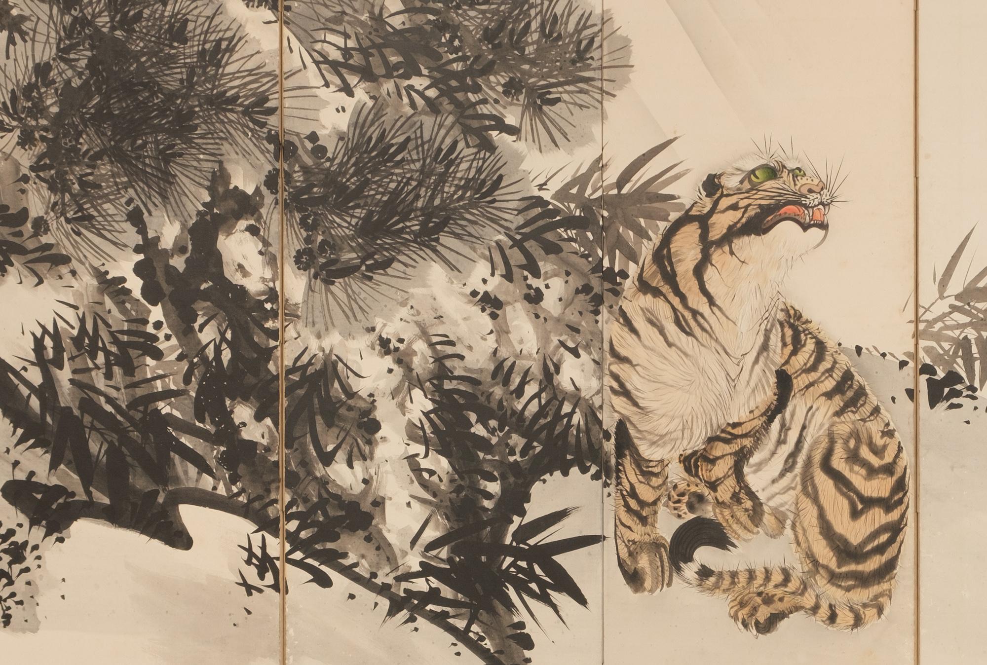 Pair of large Japanese byôbu 屏風 (folding screen) with dragon & tiger pairing In Good Condition In Amsterdam, NL