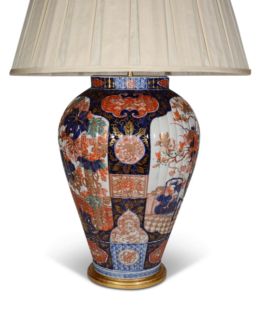 Vernissé Paire de grandes lampes de table japonaises Imari du XIXe siècle en vente