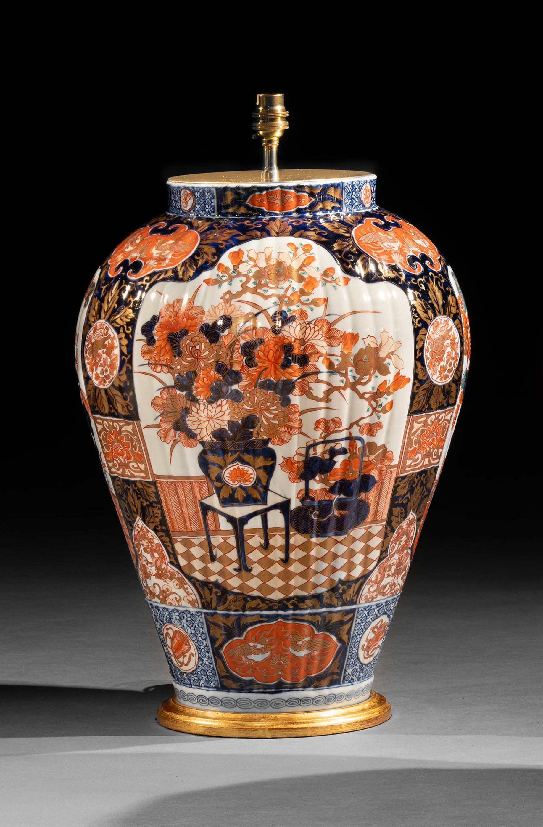 Pareja de grandes lámparas de mesa japonesas Imari del siglo XIX en venta 1