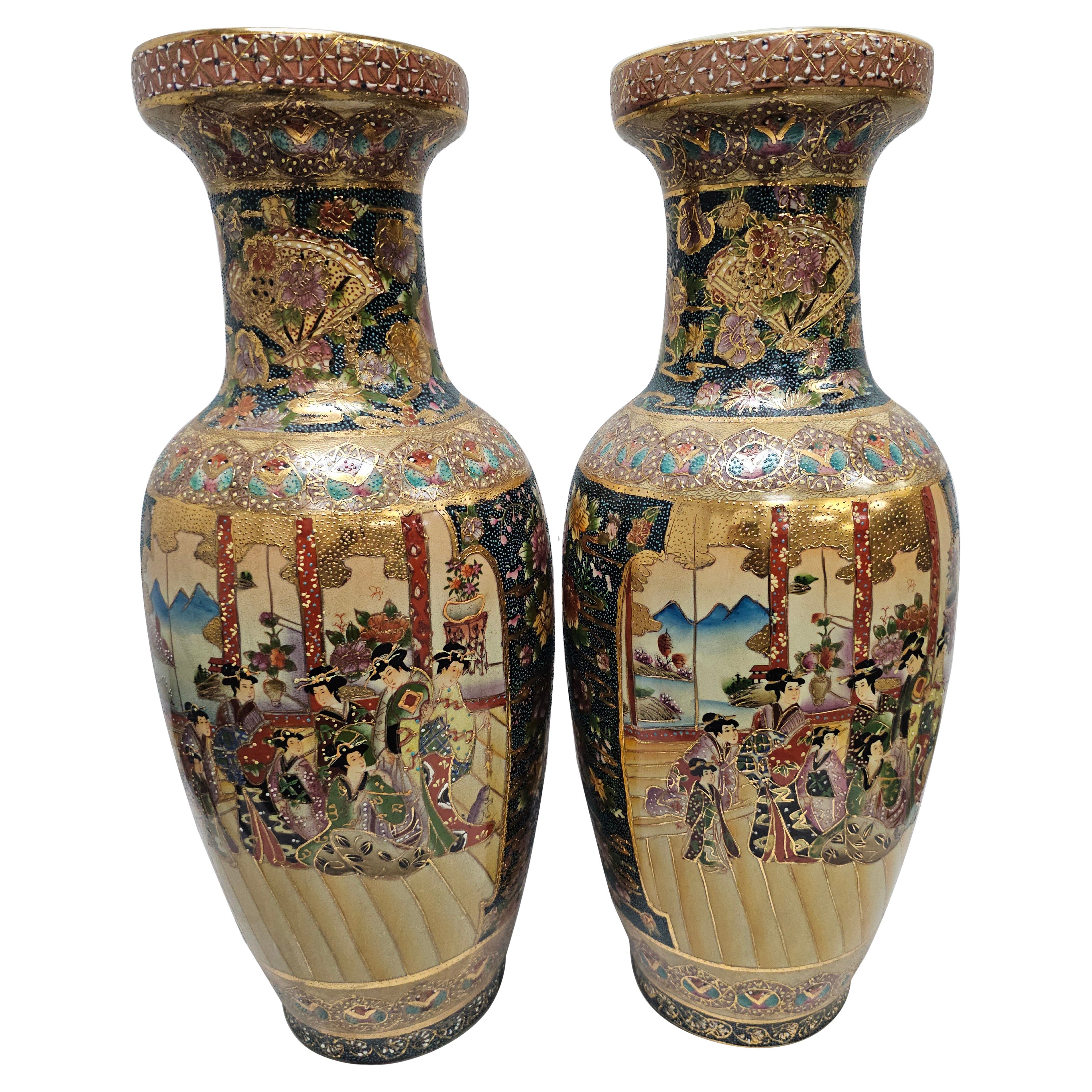 Paire de grands vases japonais Satsuna en vente