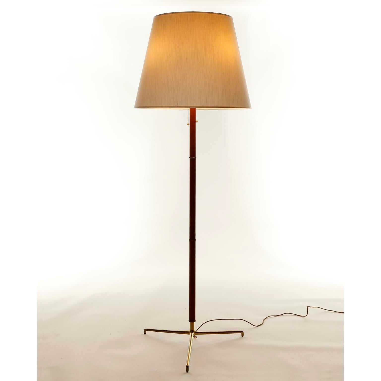 Pair Mid-Century Modern Floor Lamps Cognac Brown Leather Brass Tripod Base, 1960 For Sale 7