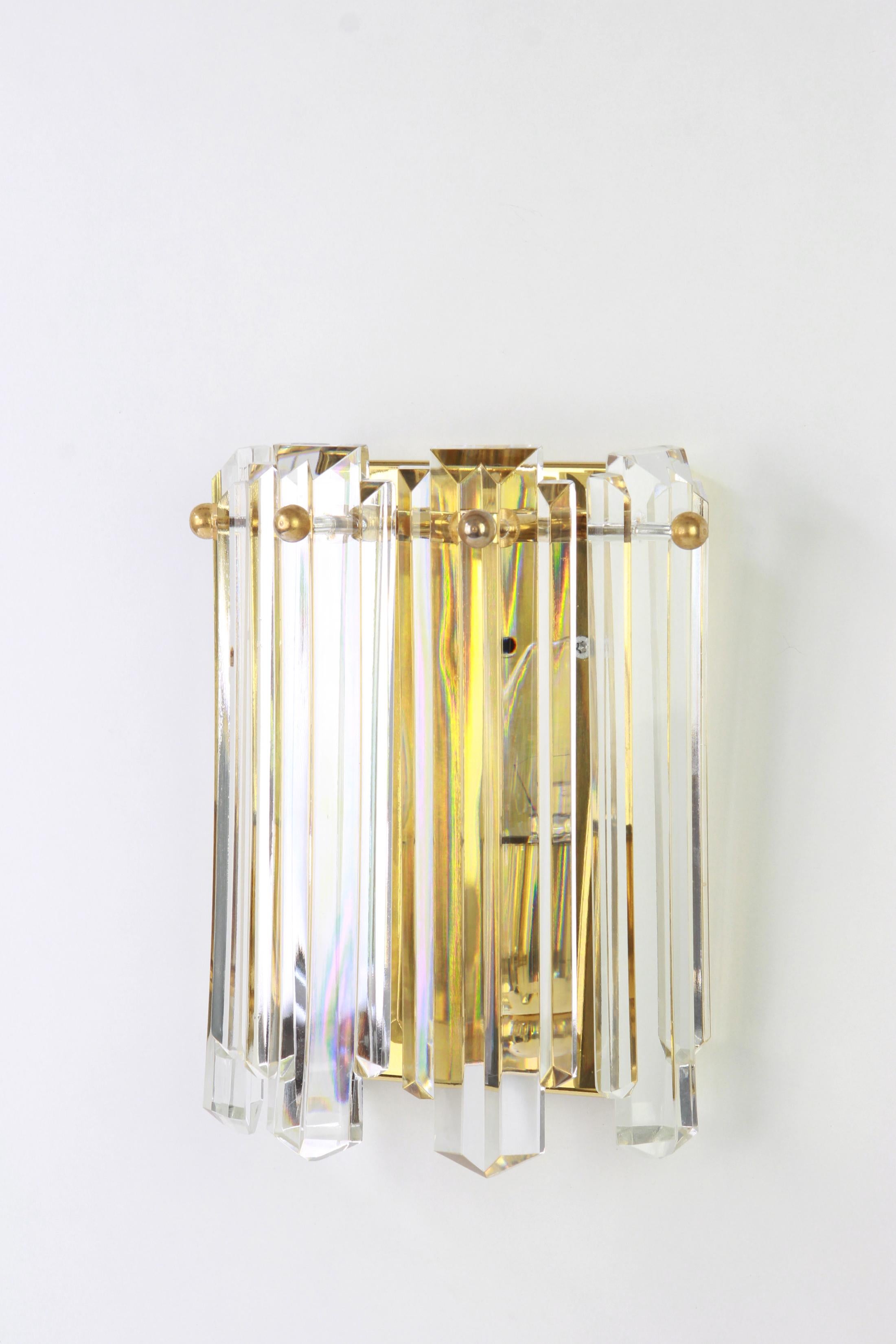Pareja de grandes apliques de cristal Kalmar, Austria, años 70 Moderno de mediados de siglo en venta