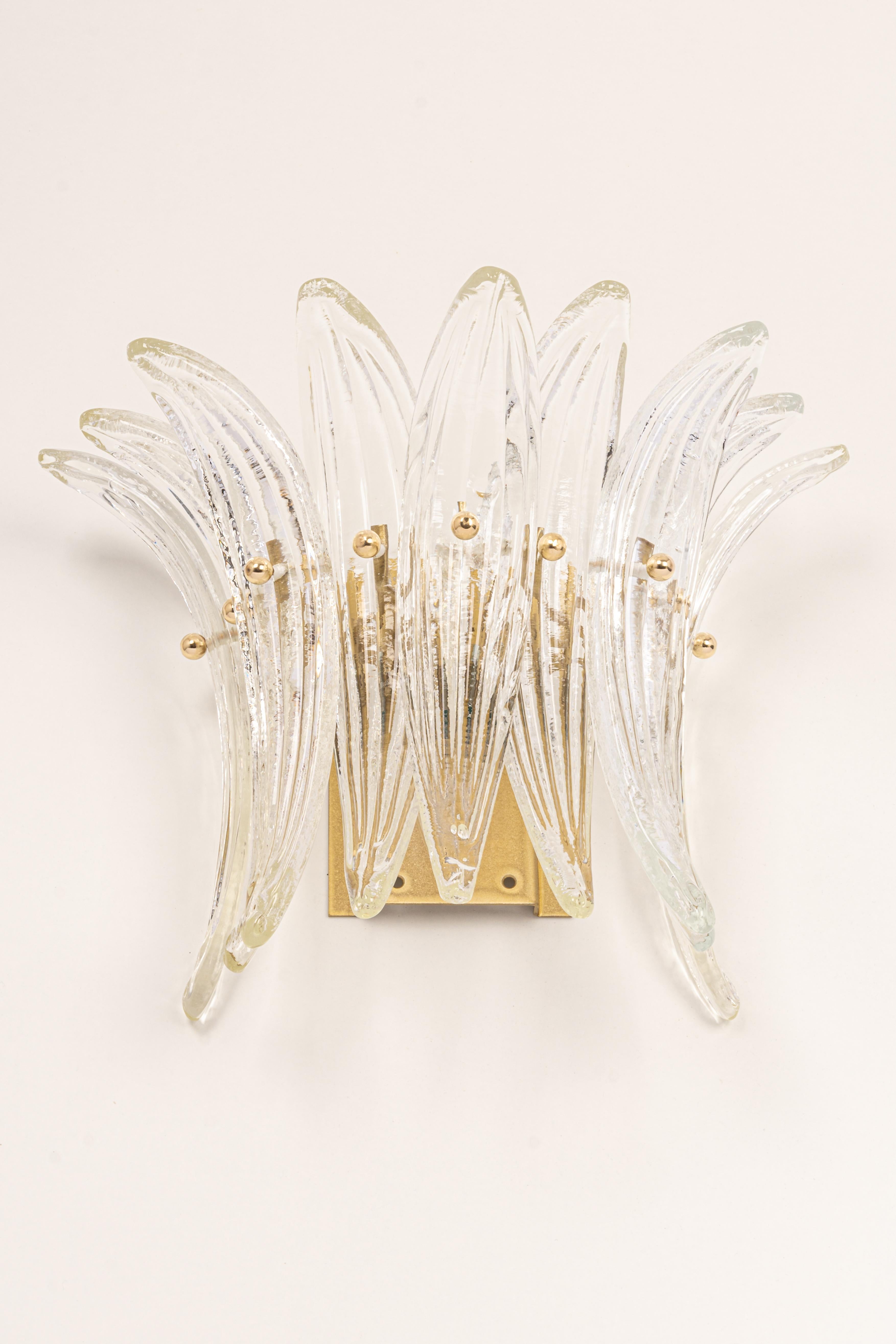 Metallo 1 di 2 set di grandi lampade a parete Palmette Kalmar Sconces, Austria, anni '70 in vendita