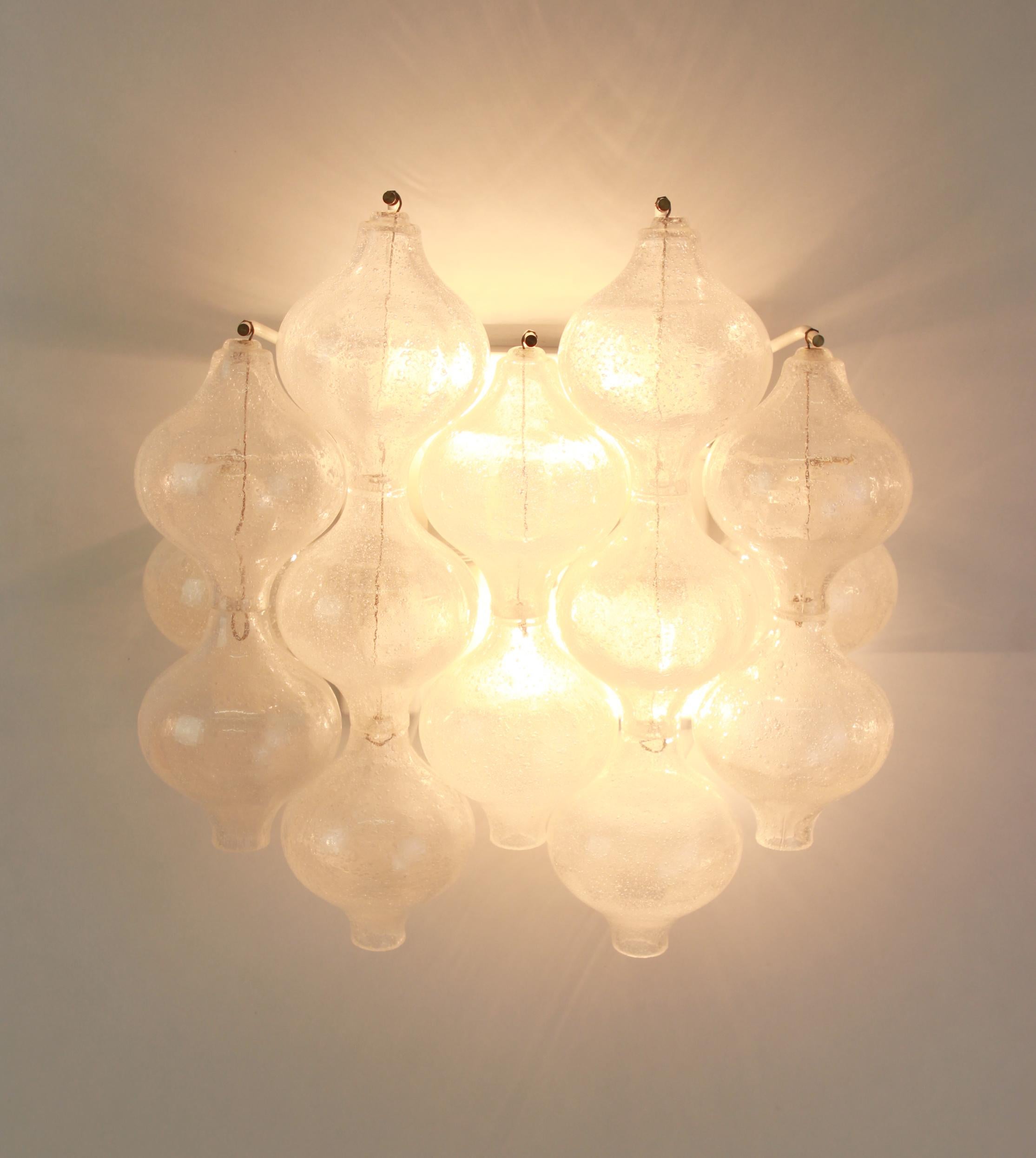 1 of 4 Pairs of Large Kalmar 'Tulipan' Sconces Wall Lights, Austria, 1970s For Sale 5