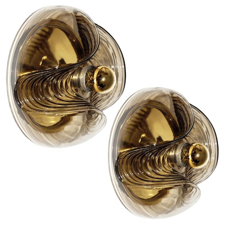 Paire de grandes appliques murales Koch and Lowy en verre fumé par Peill Putzler
