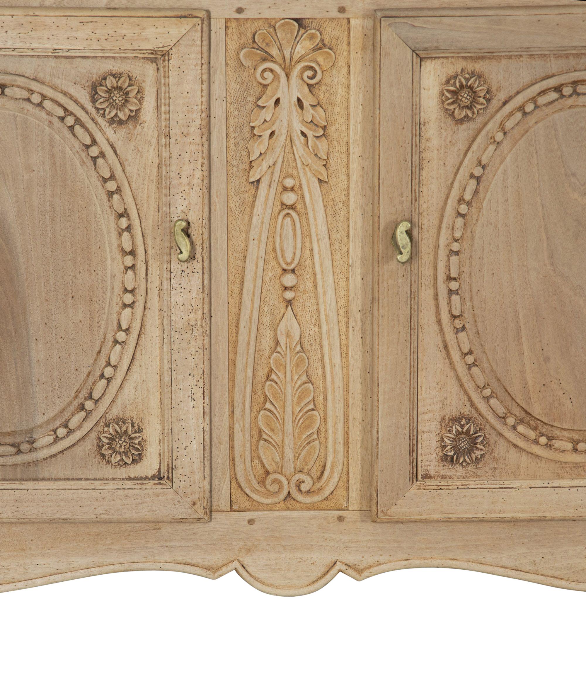 Pair of Large Late 19th Century French Bleached Cabinets in vendita 3