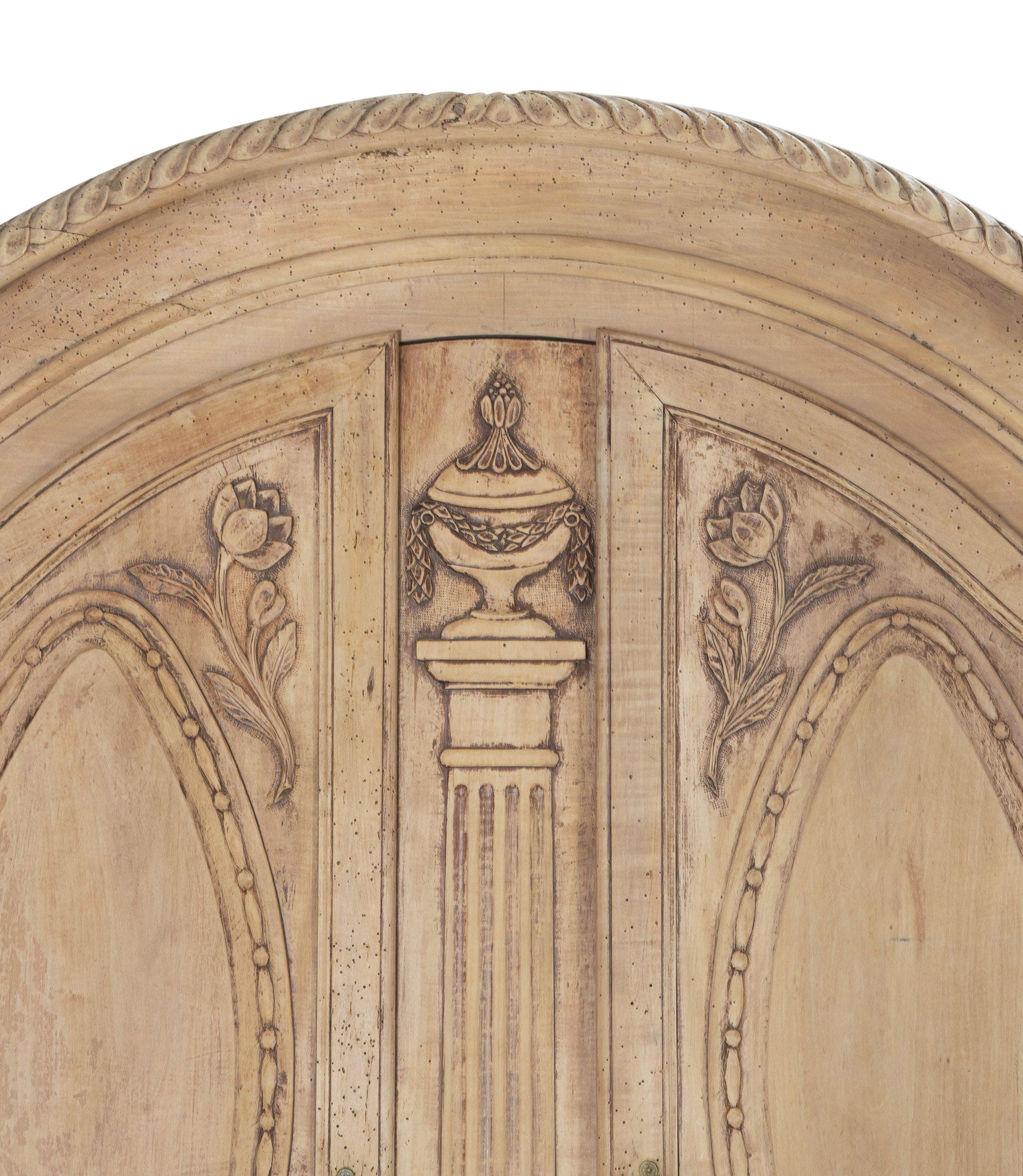 Pair of Large Late 19th Century French Bleached Cabinets in vendita 4