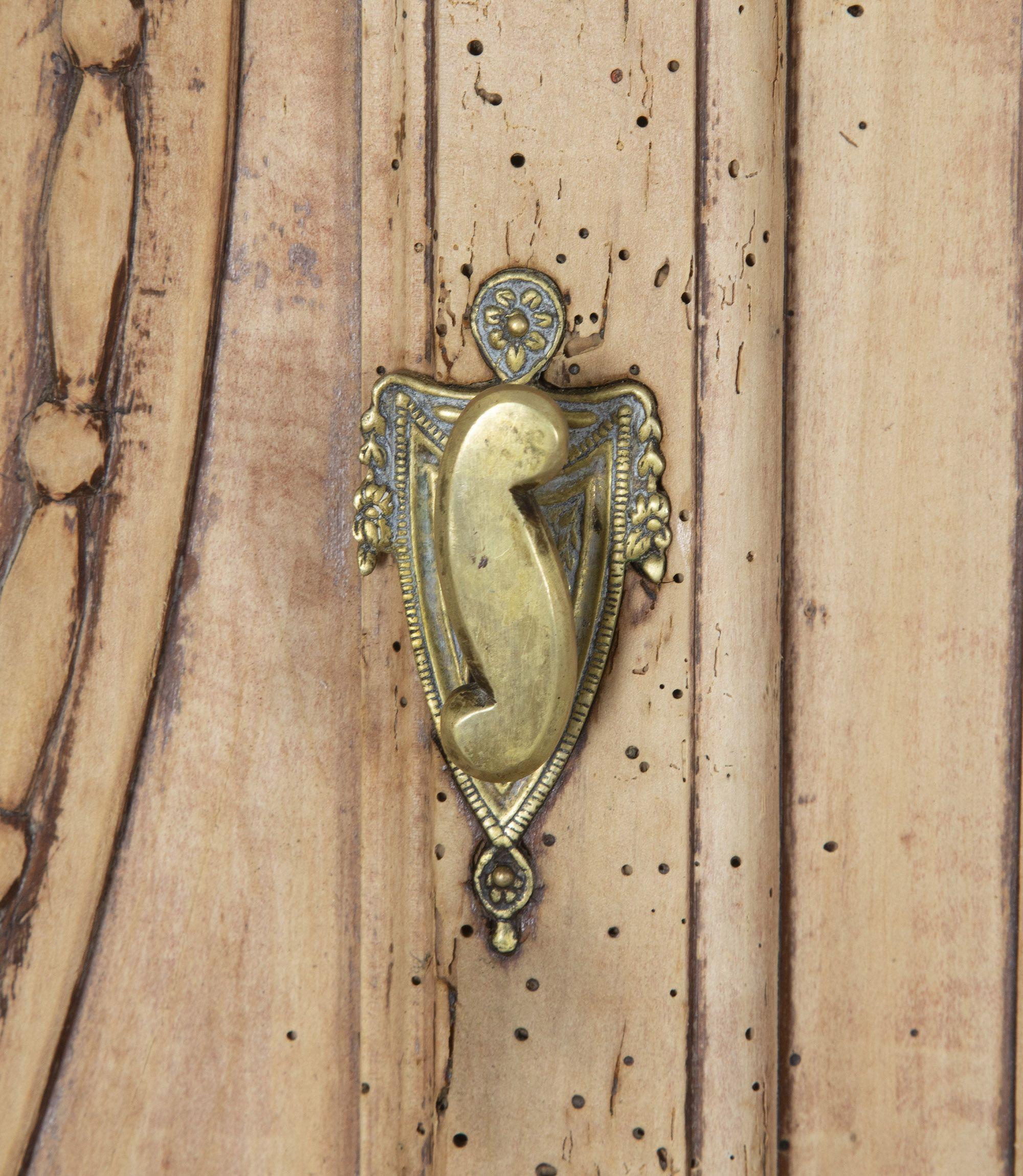 Pair of Large Late 19th Century French Bleached Cabinets in vendita 10