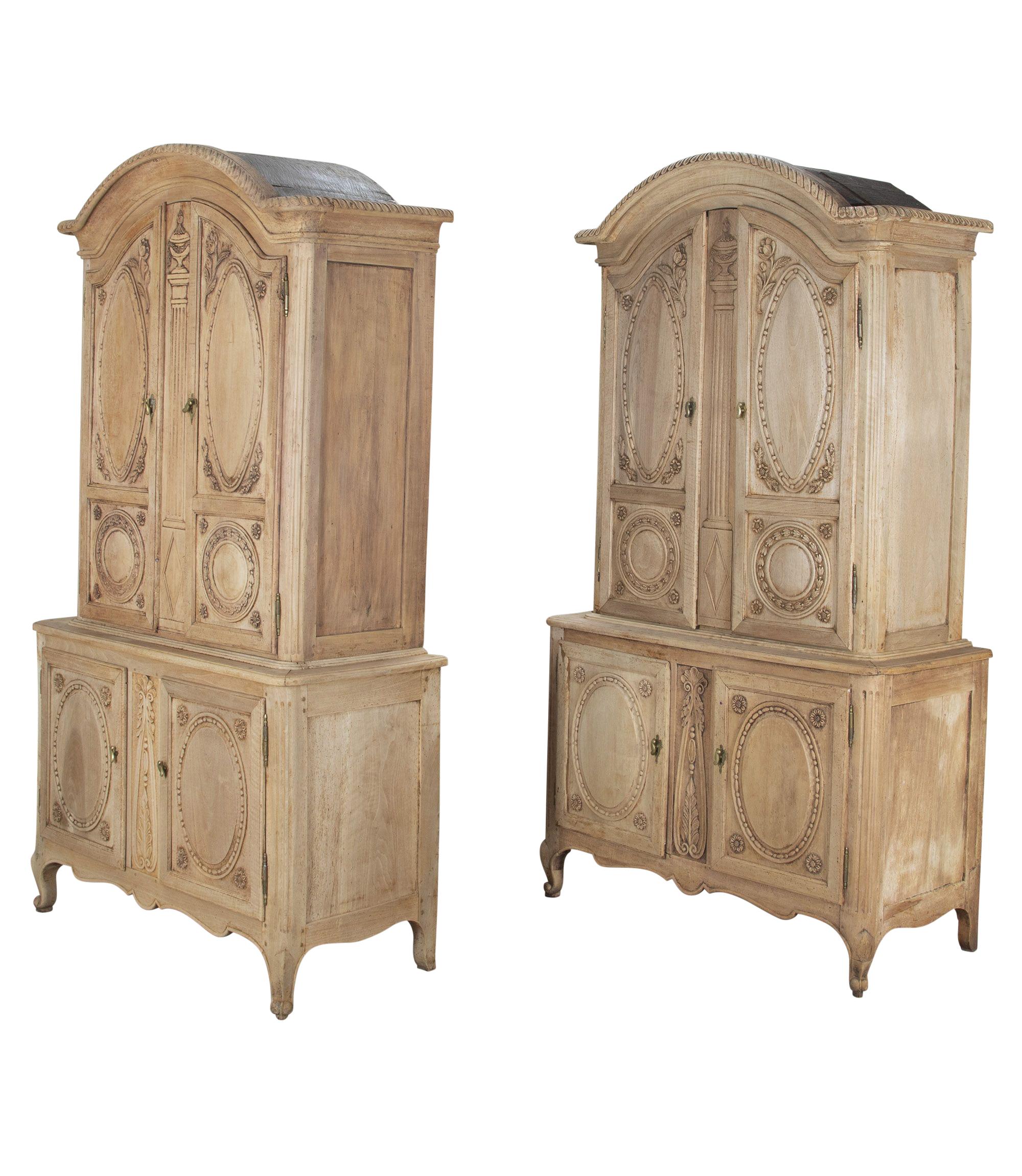 Neoclassico Pair of Large Late 19th Century French Bleached Cabinets in vendita