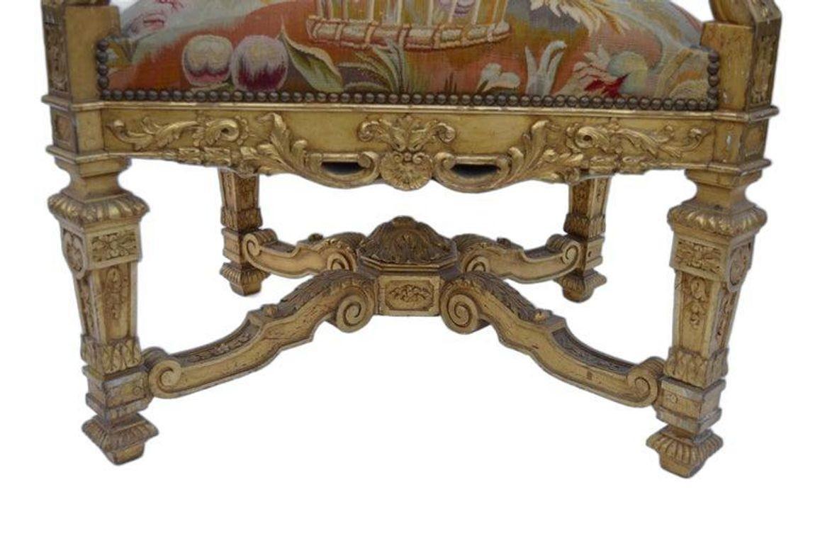 Paire de grands fauteuils en noyer doré de style néoclassique français de la fin du XIXe siècle en vente 1