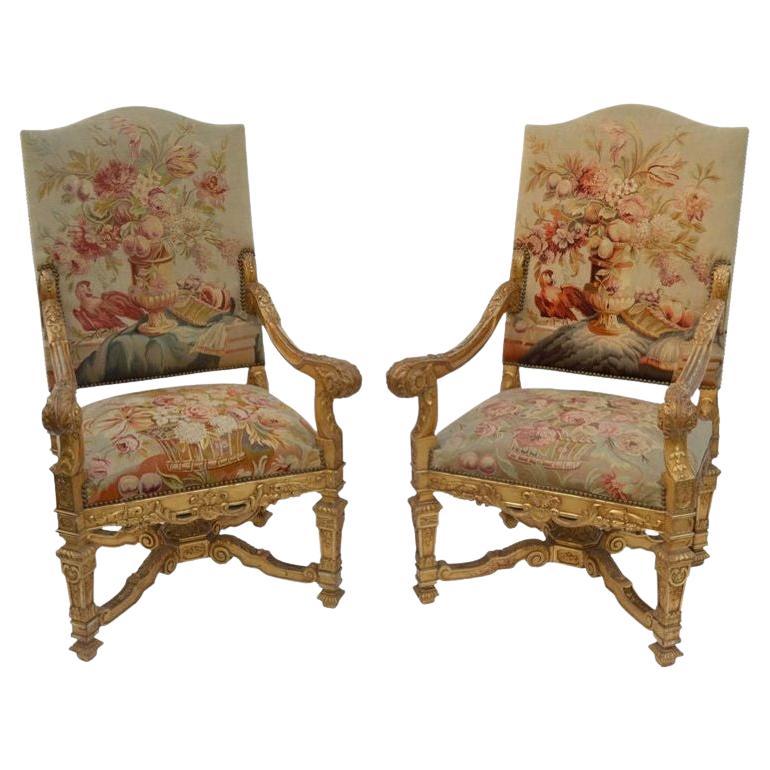 Paire de grands fauteuils en noyer doré de style néoclassique français de la fin du XIXe siècle en vente