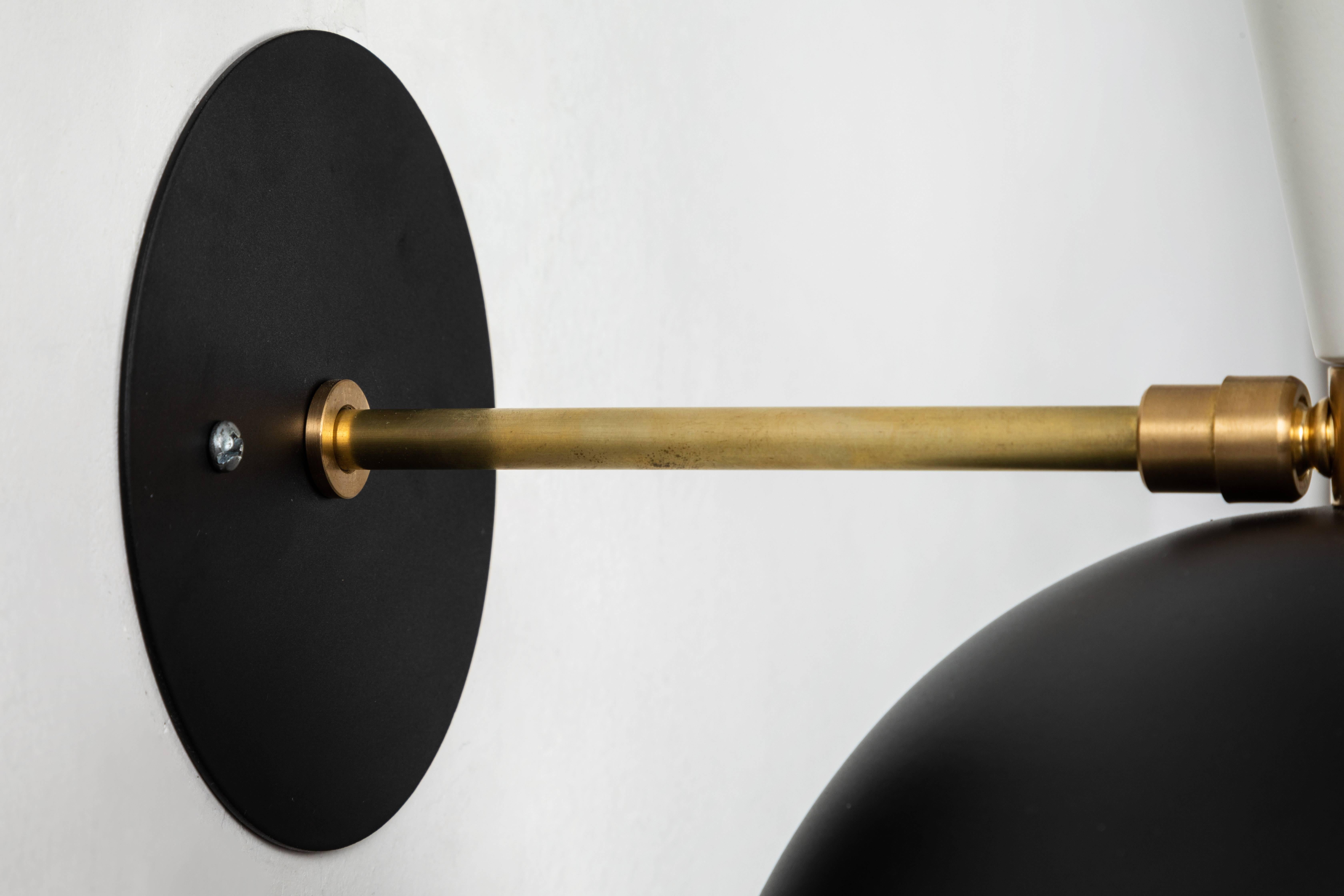 Coppia di grandi lampade 'Lola II' in nero in vendita 2