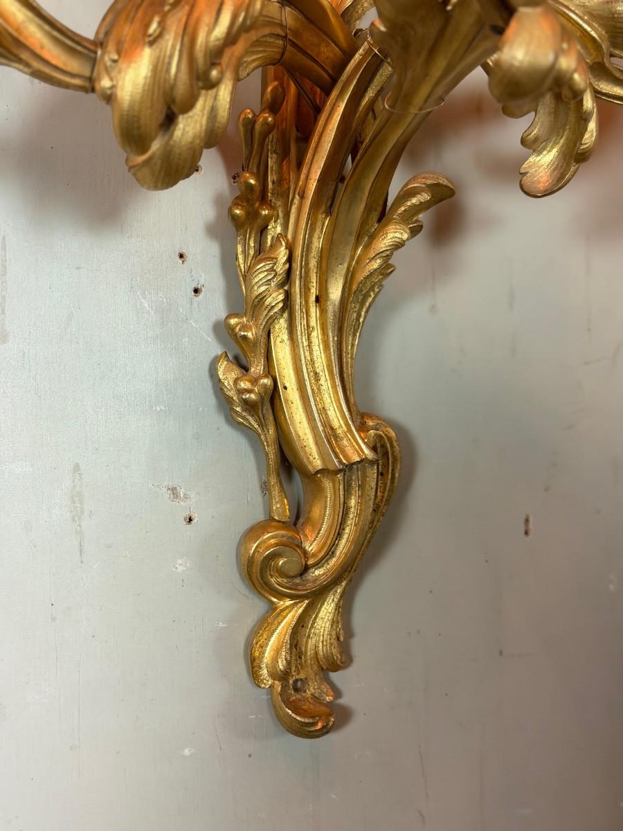 Coppia di grandi lampade da parete in stile Luigi XV, circa 1880
