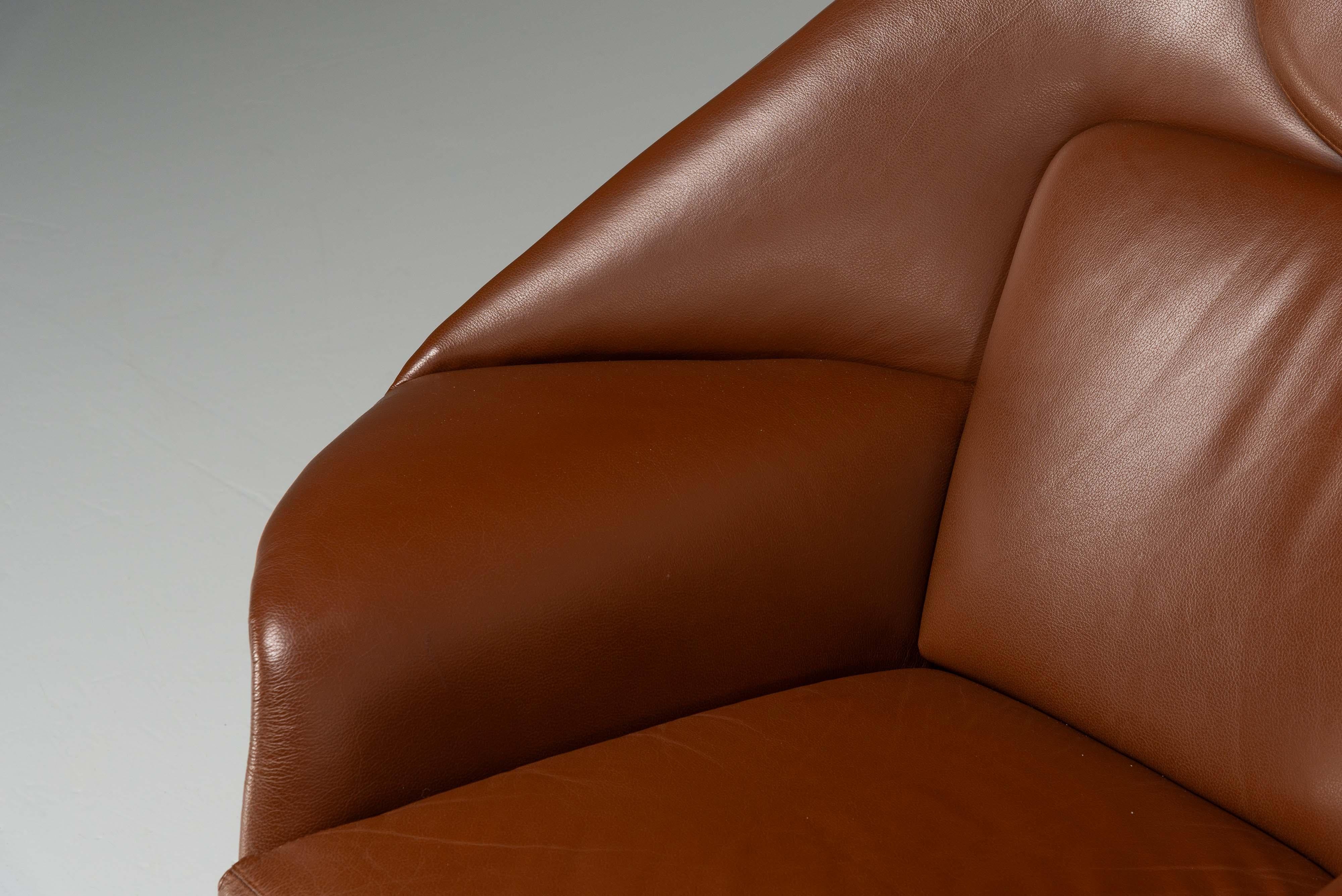 Coppia di grandi sedie da salotto con pouf Italia 1960 in vendita 7