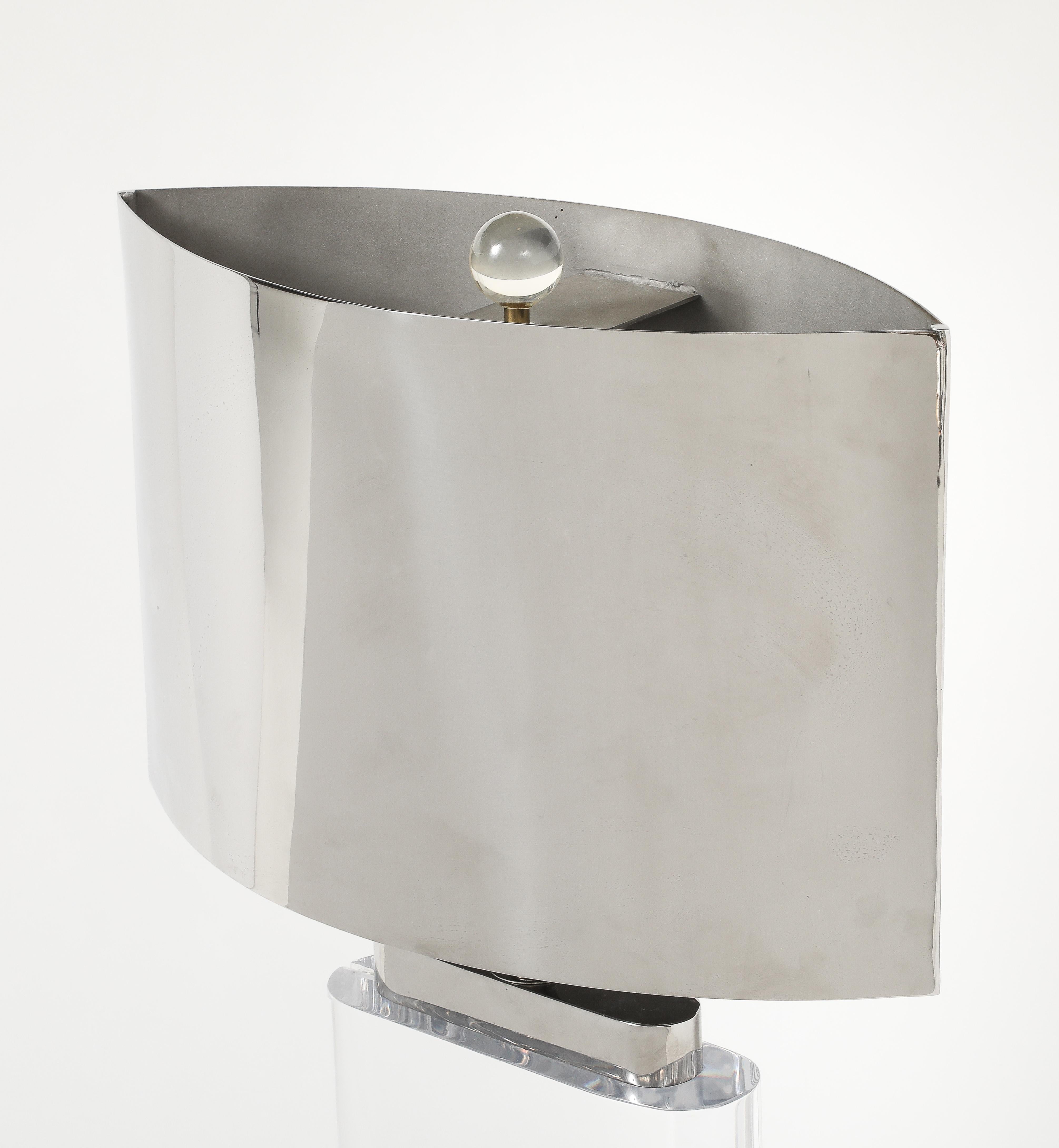 Coppia di grandi lampade in lucite e paralumi originali in acciaio lucido di Karl Springer in vendita 4