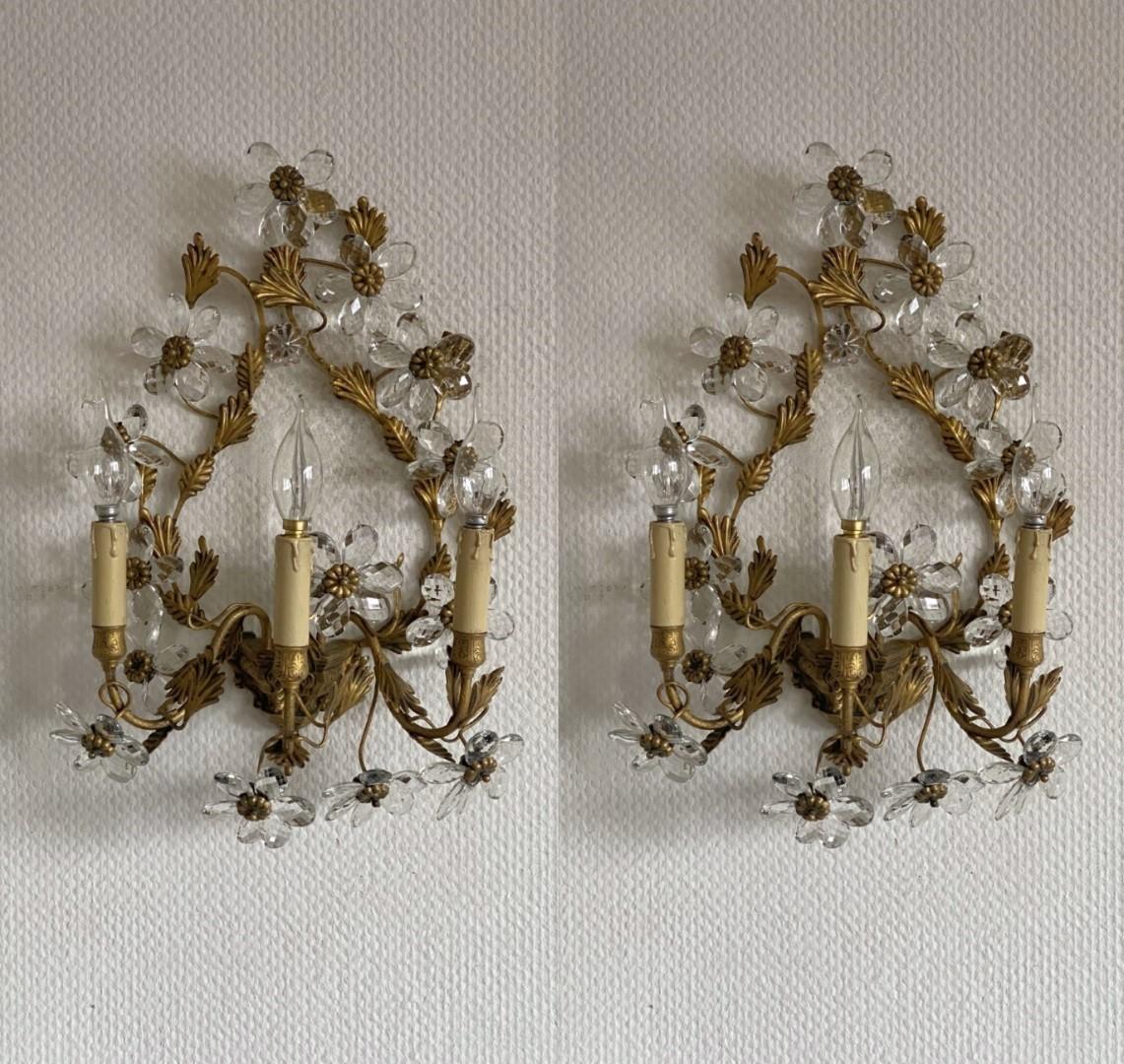 Pair of Large Maison Baguès Wrought Iron Crystal Flower Wall Sconces, 1930s In Good Condition For Sale In Frankfurt am Main, DE